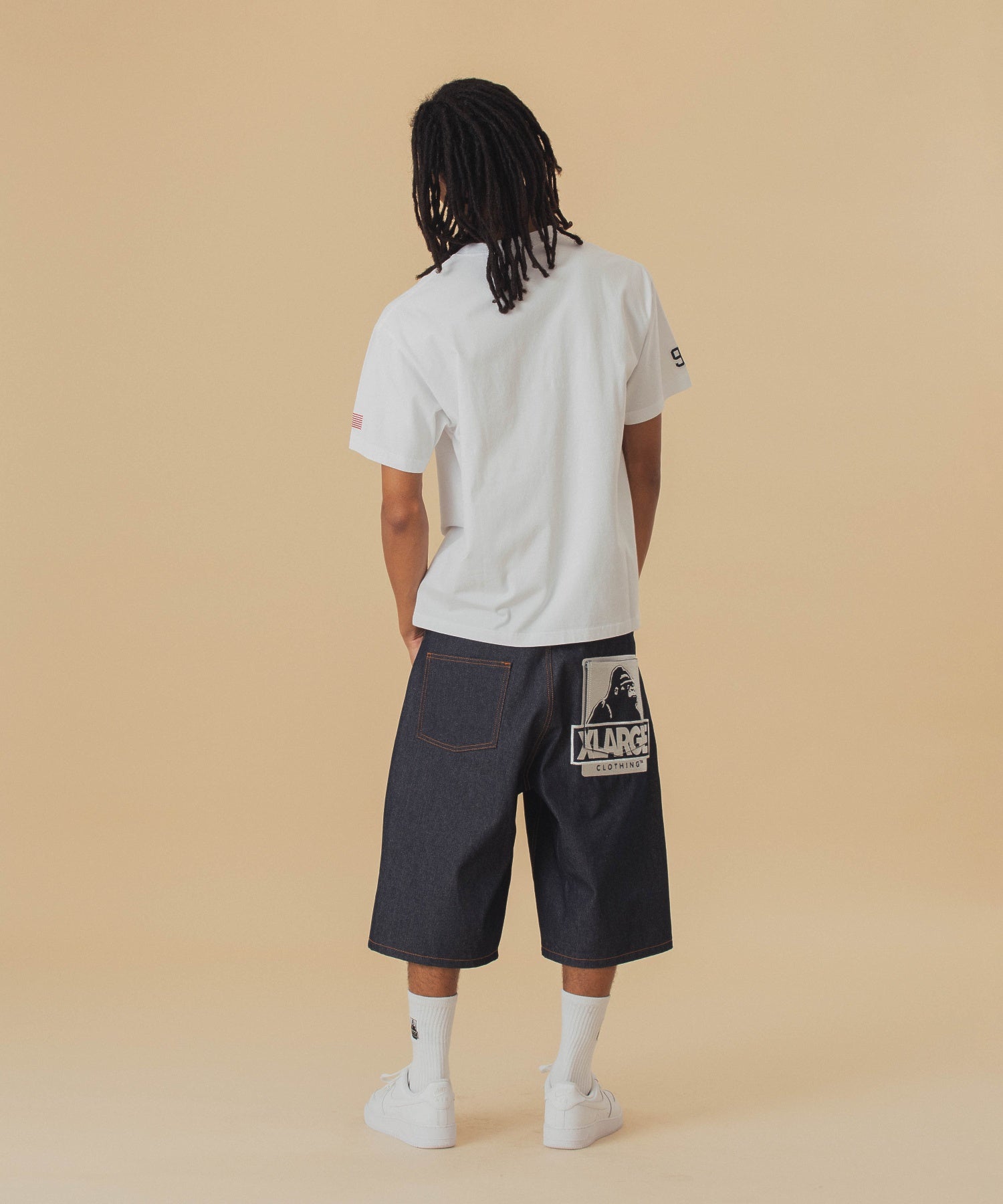 VARSITY LOGO S/S TEE