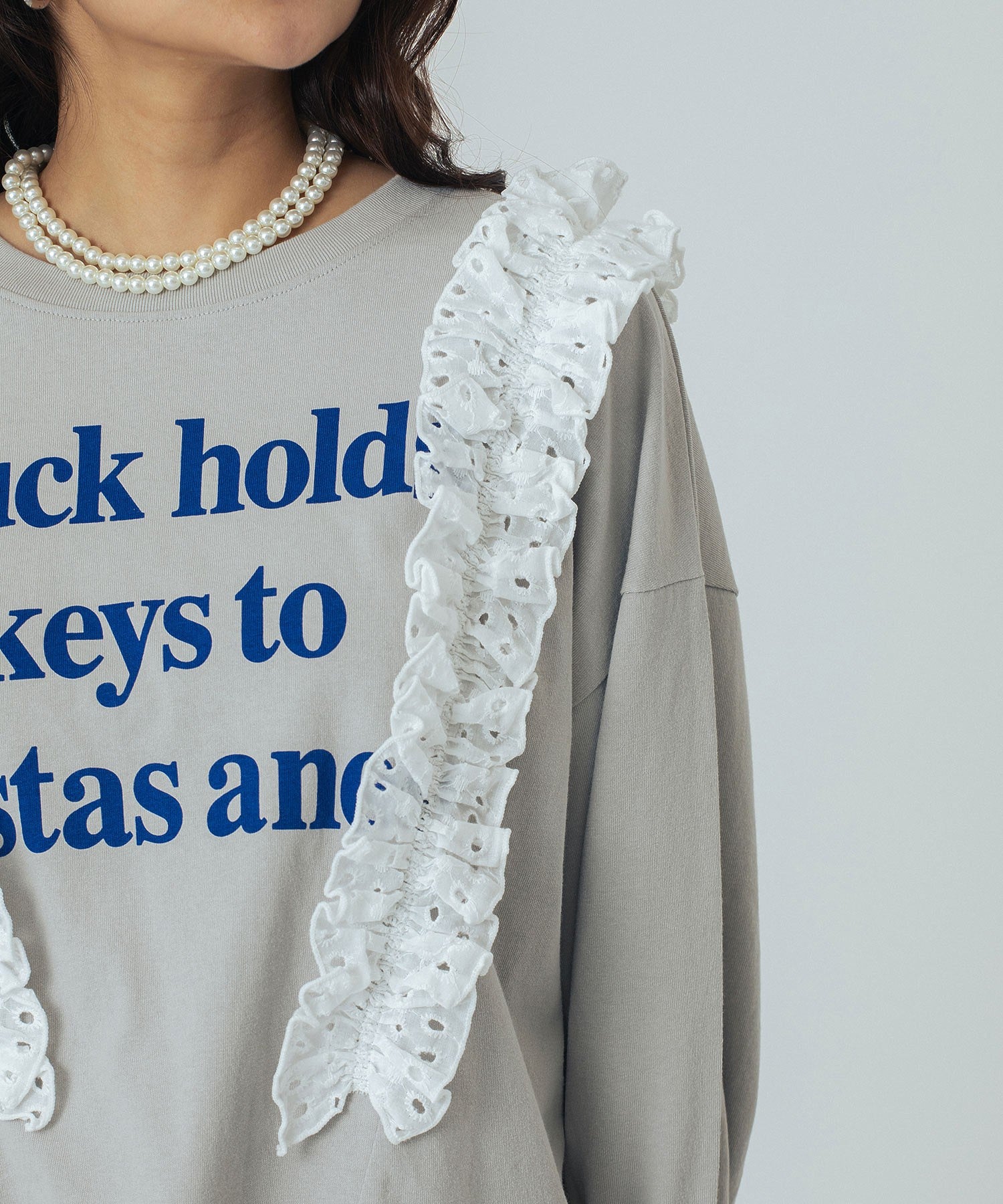 LACE ACCENT L/S TOP