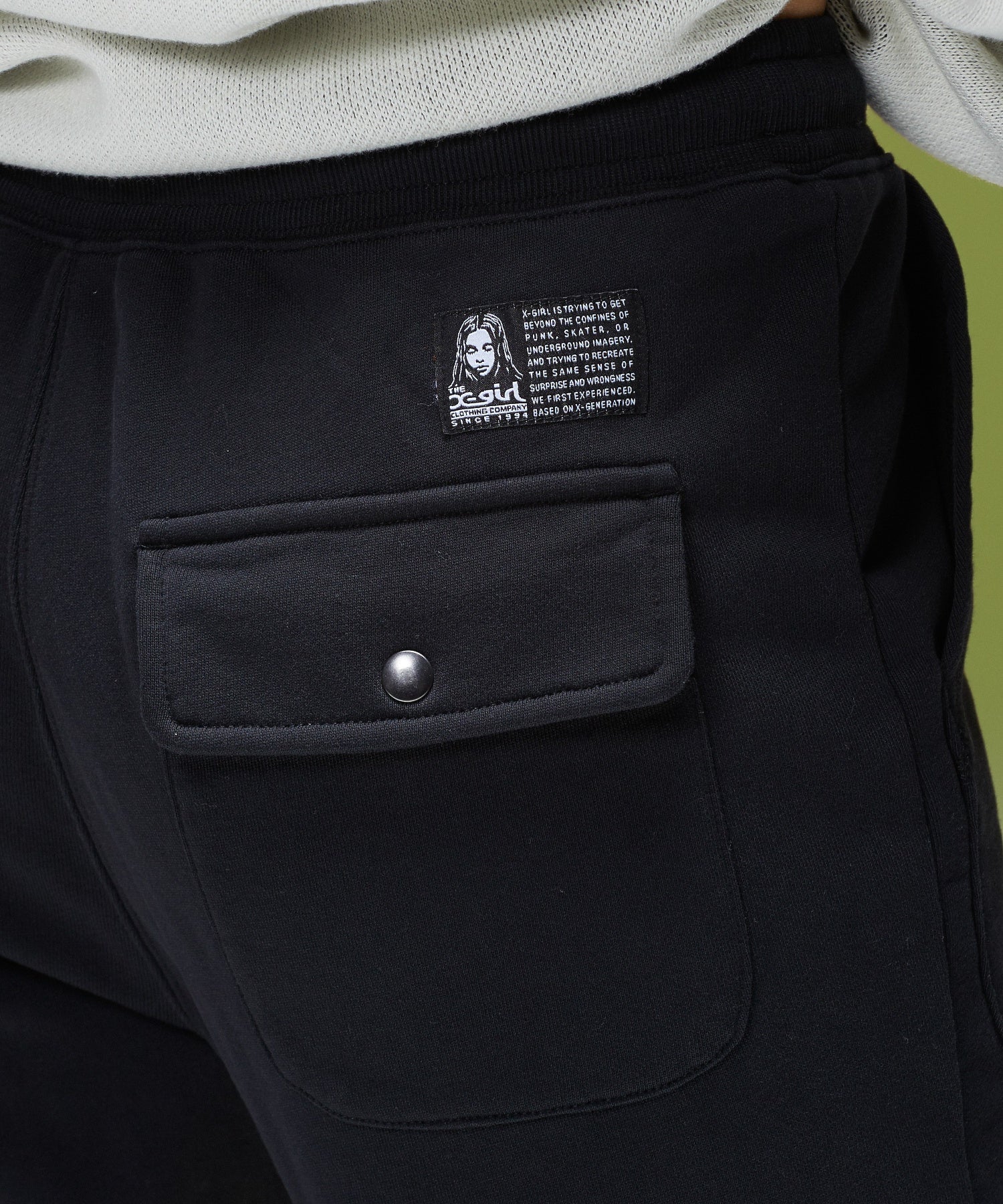 FACE LABEL FLARE SWEATPANTS