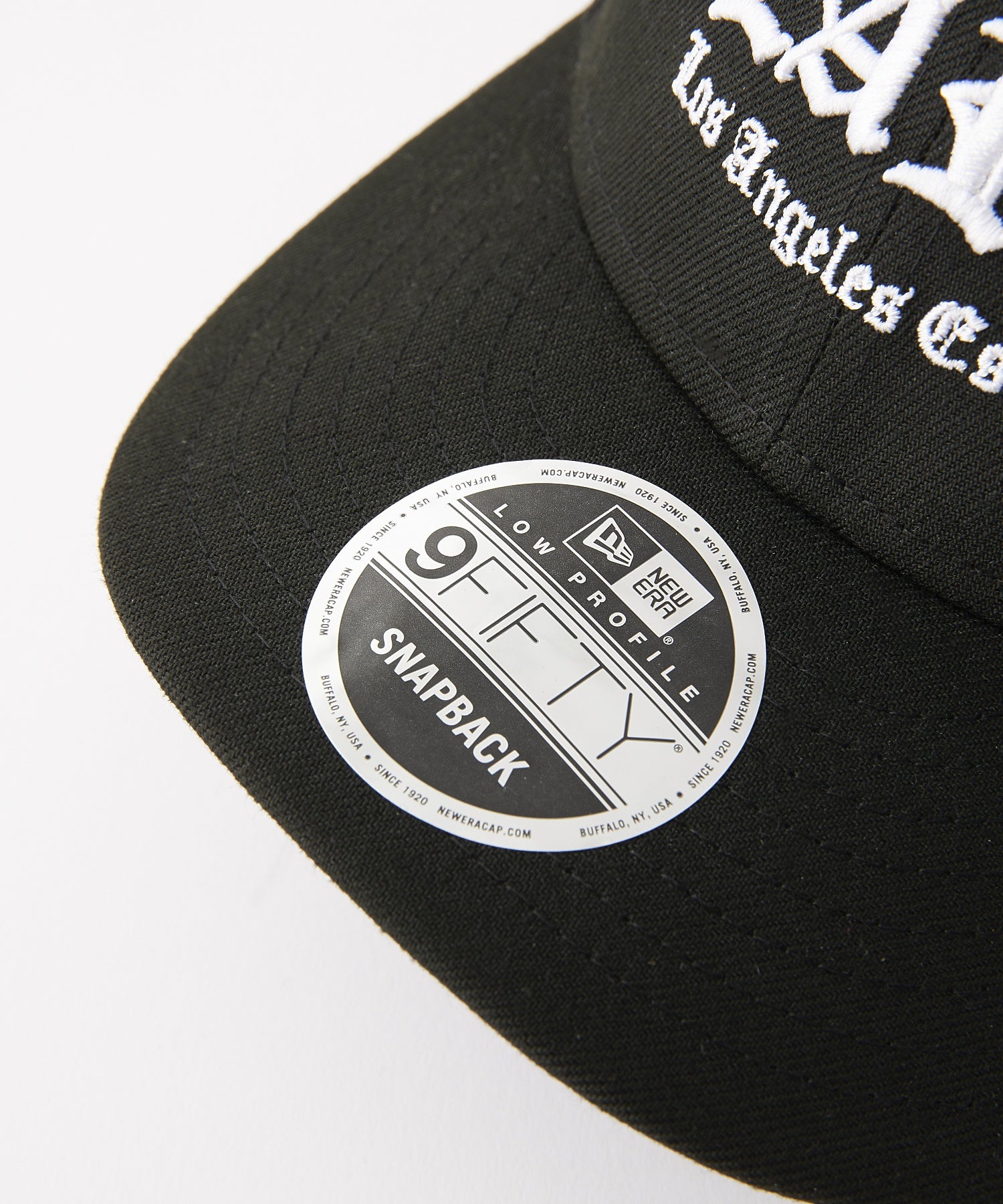 XLARGE×NEW ERA OLD ENGLISH LOGO CAP