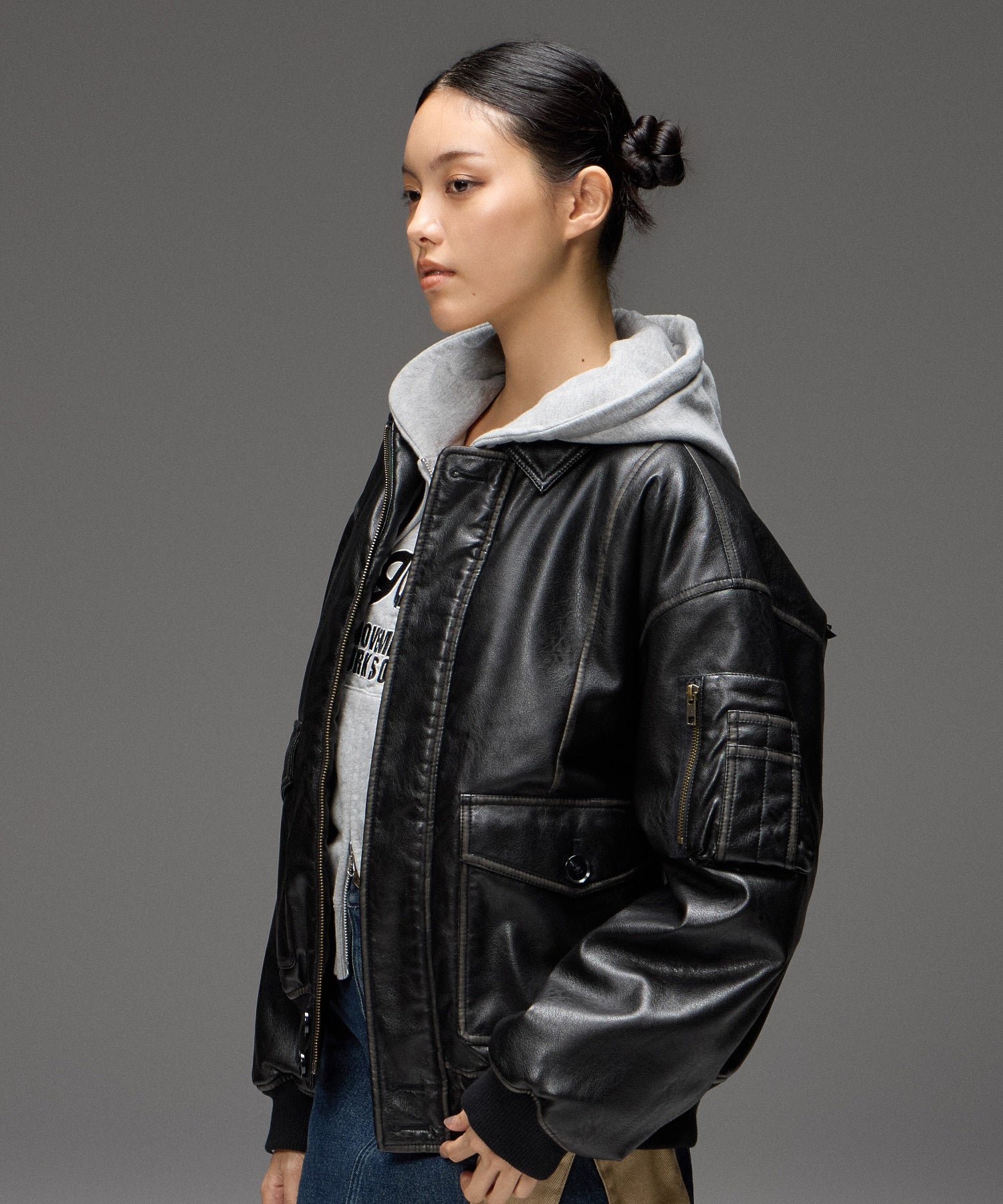 DETACHABLE FAUX FUR COLLAR PATCHED LOGO JACKET