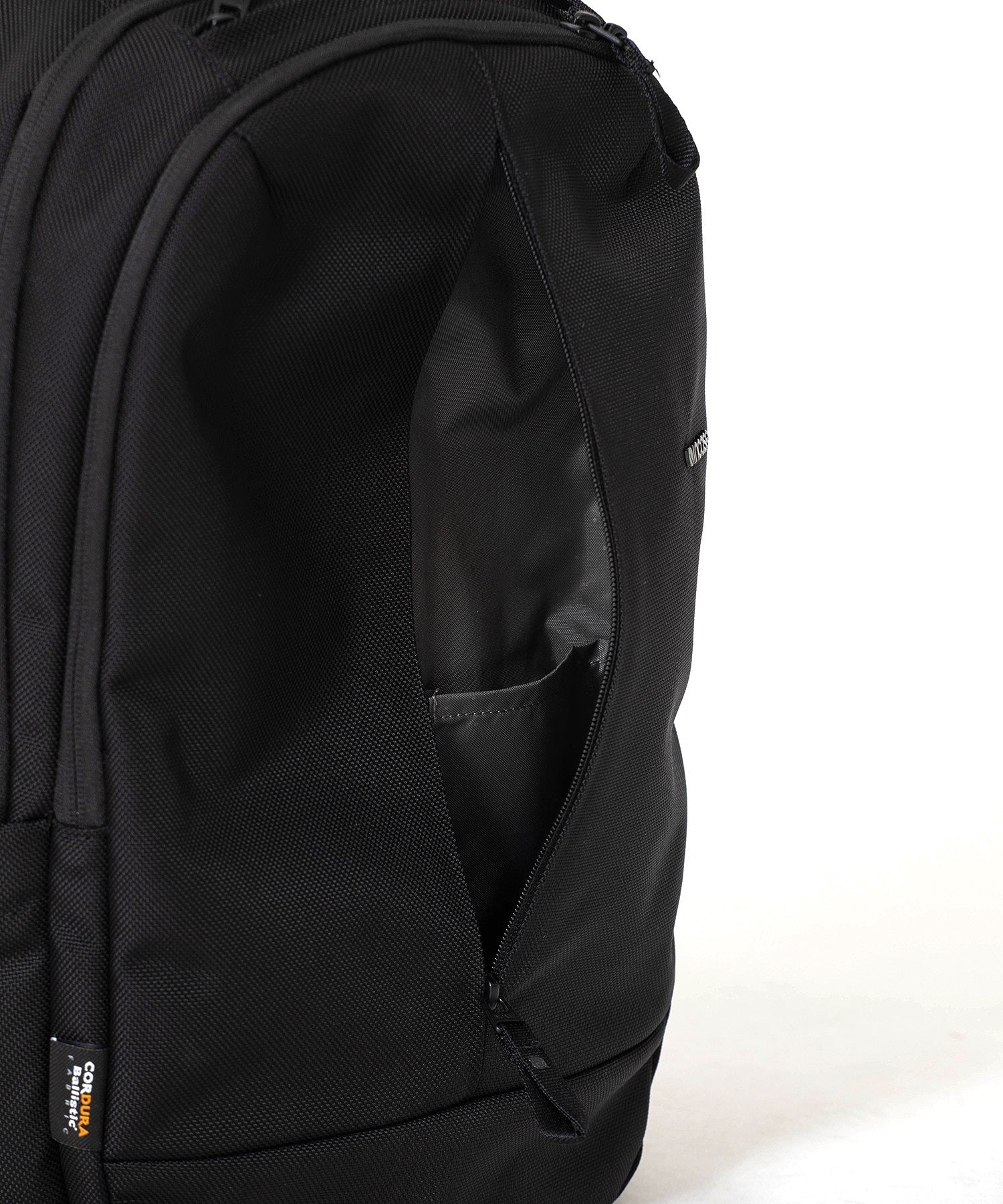 Incase Tracks Backpack 18L-Black