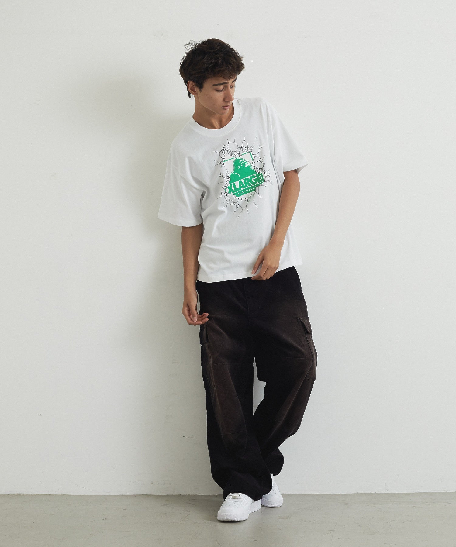XLARGE×LIXTICK CRACK WALL OG S/S TEE