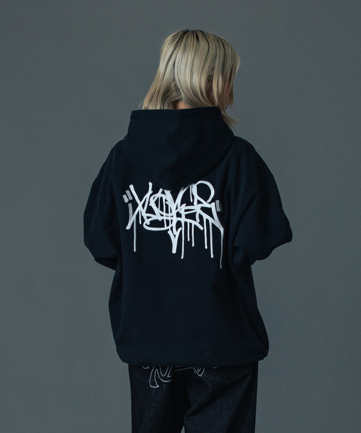 TAGGING PULLOVER HOODED SWEAT