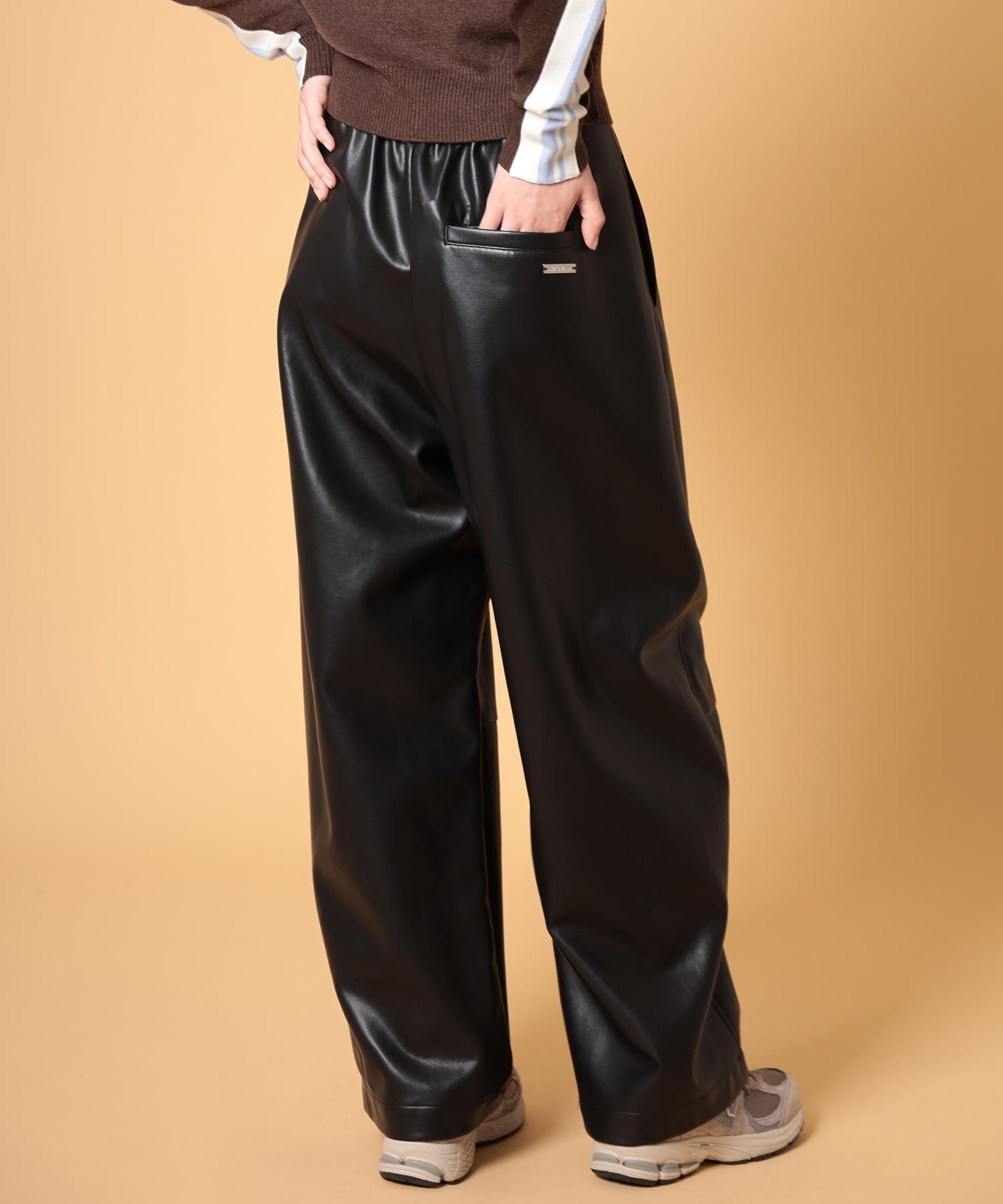 レザーカーブパンツ