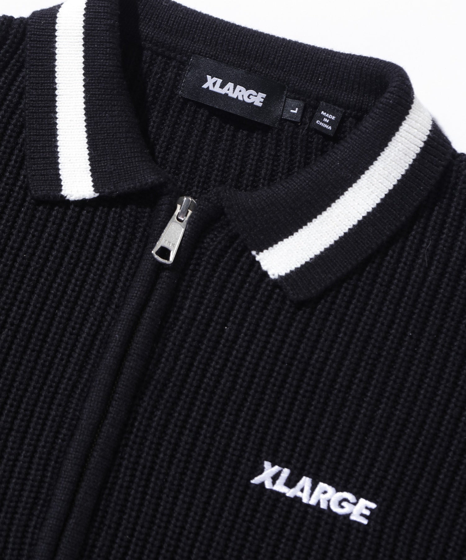 LINE KNIT TOP
