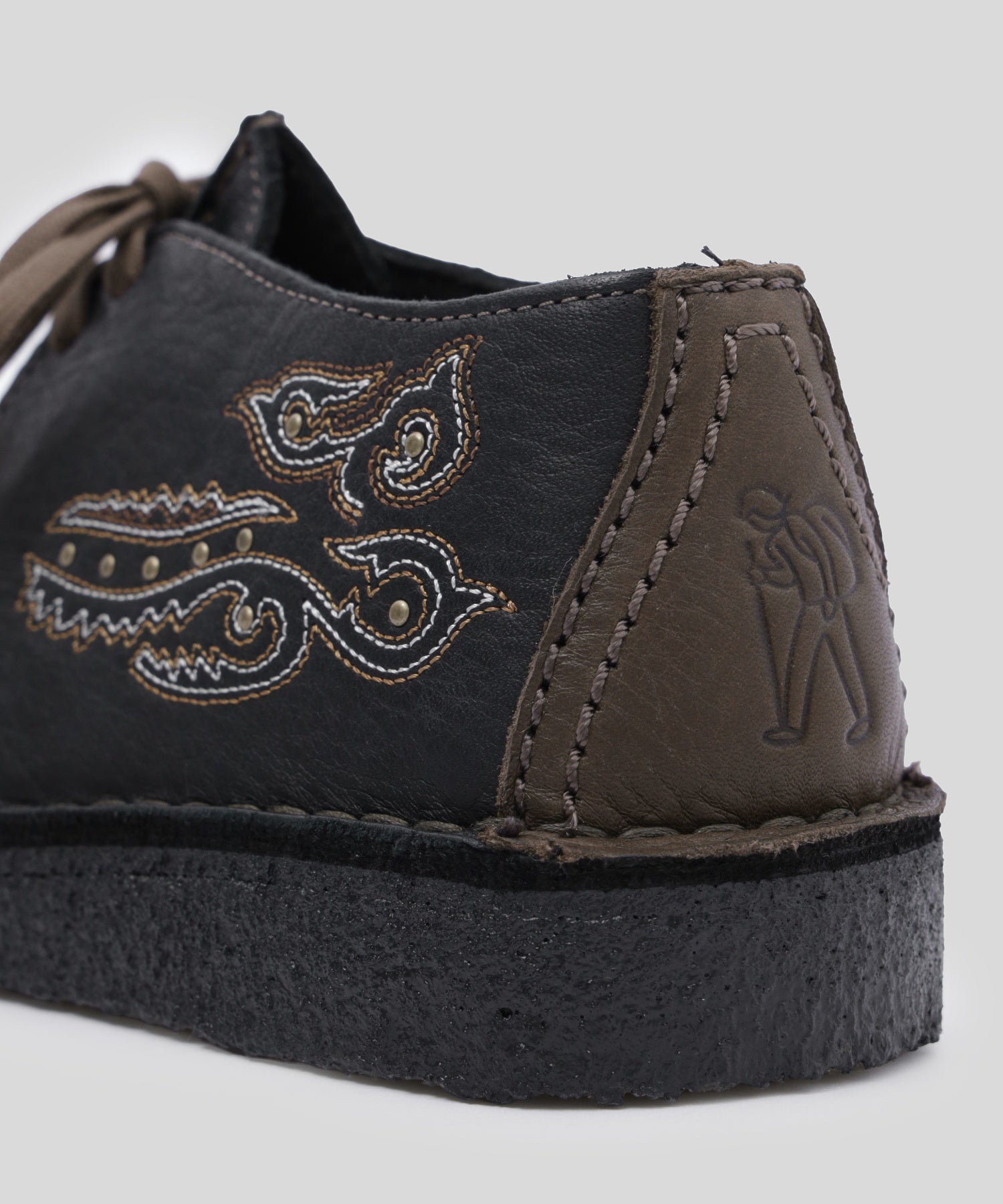 CLARKS/クラークス/Desert Trek. Black Interest 26327669