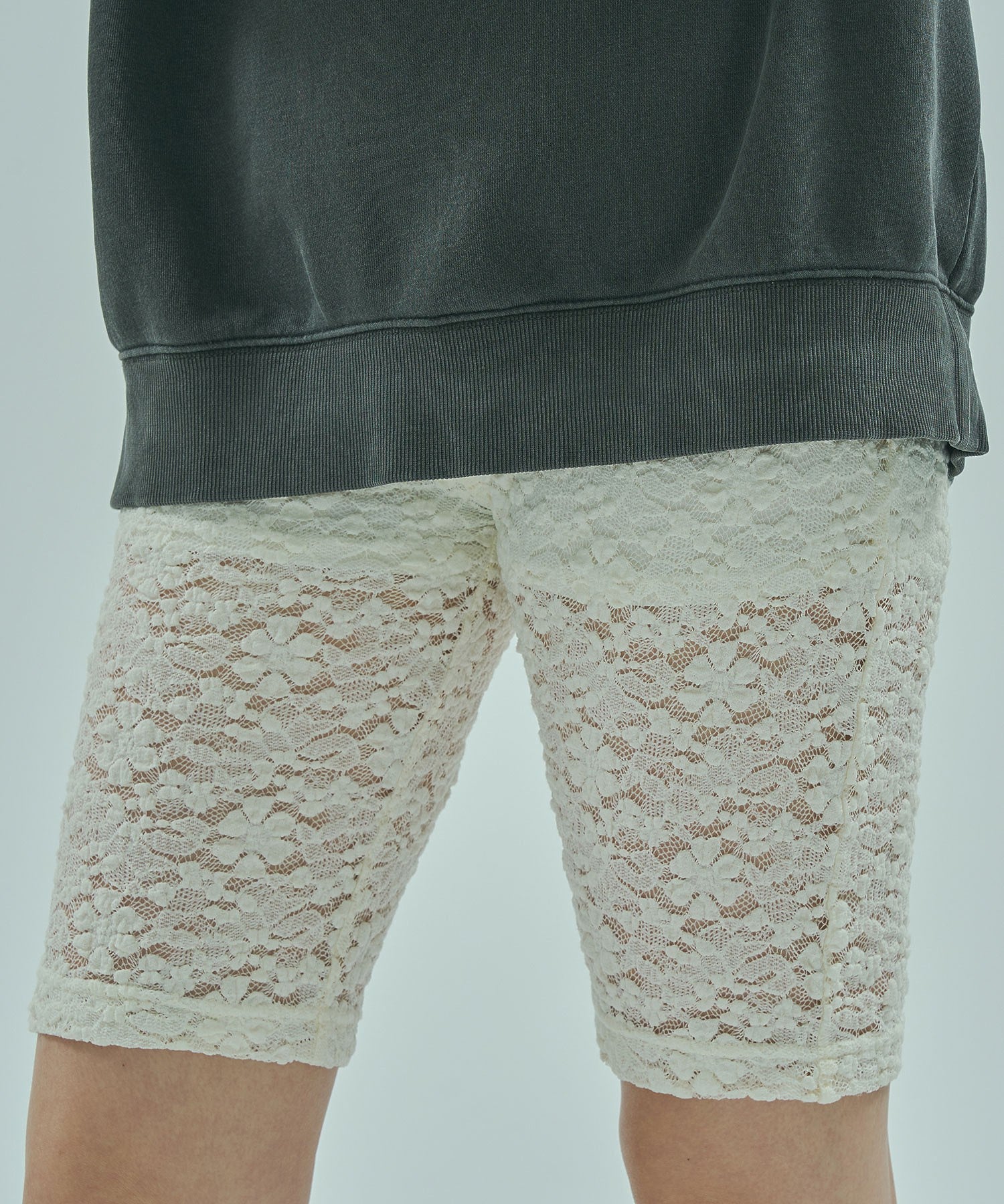 LACE HALF LEGGINGS