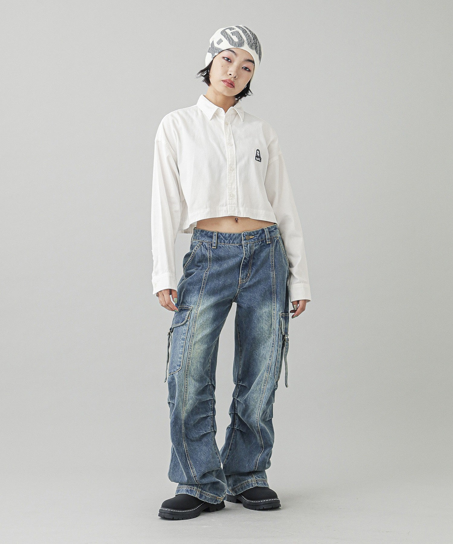 LOW RISE CARGO POCKET DENIM PANTS