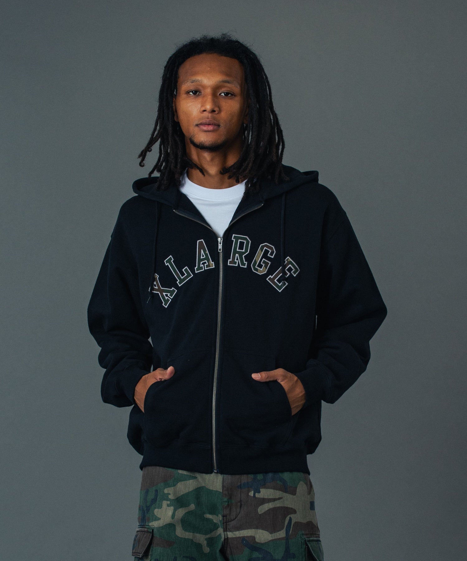 MODEL 身長185cm / 着用サイズ：Lサイズ