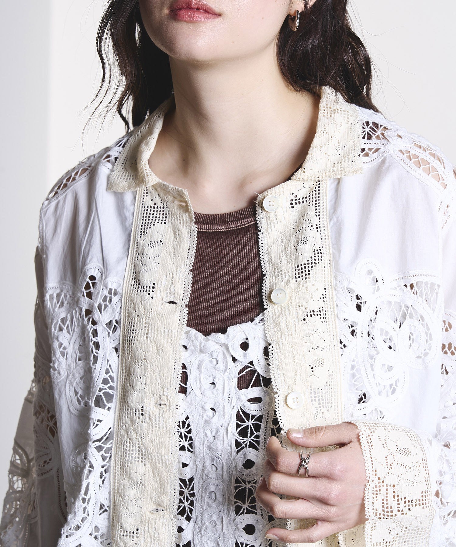 mag.by c/BATTEN LACE SHIRT