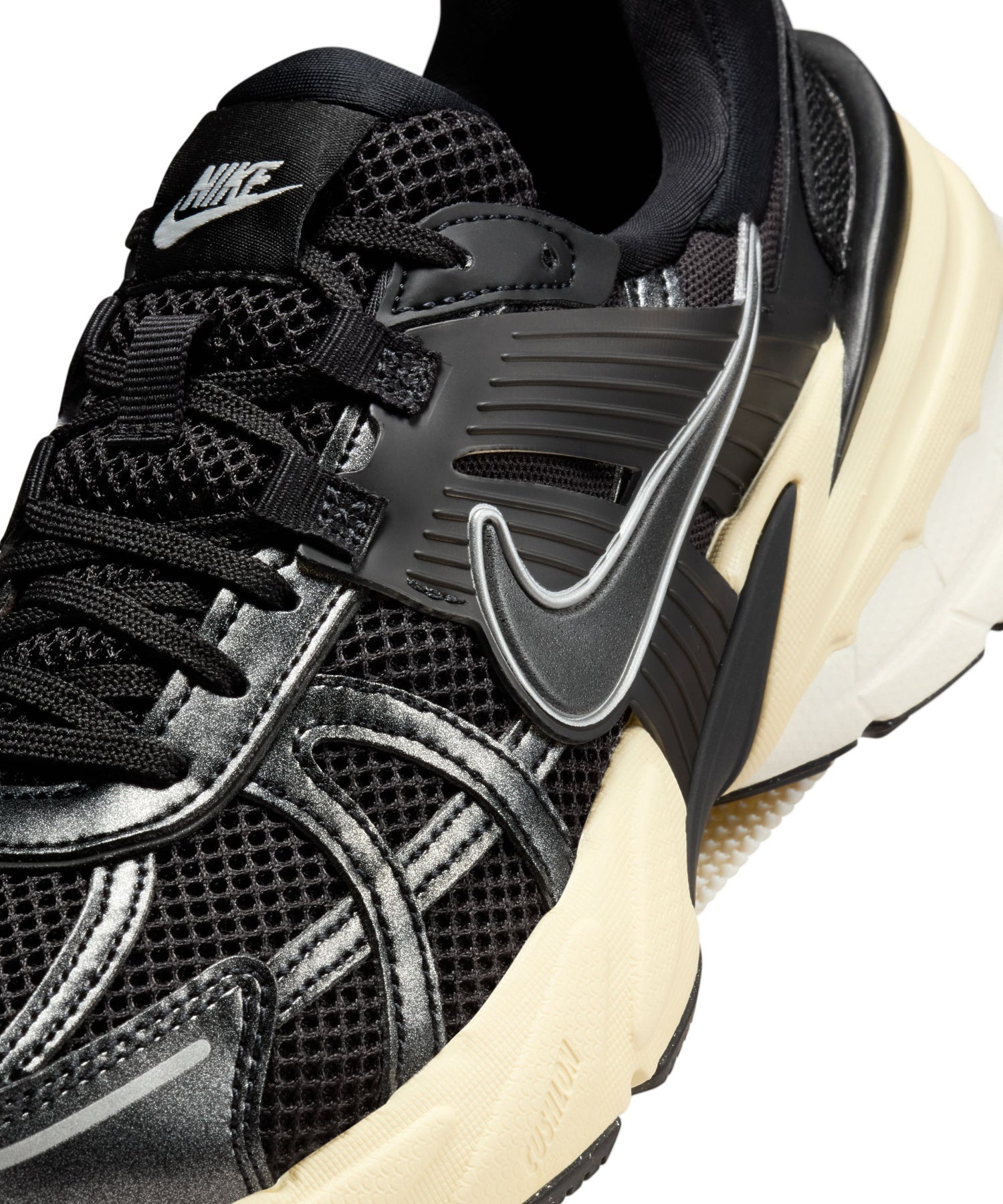 NIKE FD0736-012 WMNS V2K RUN