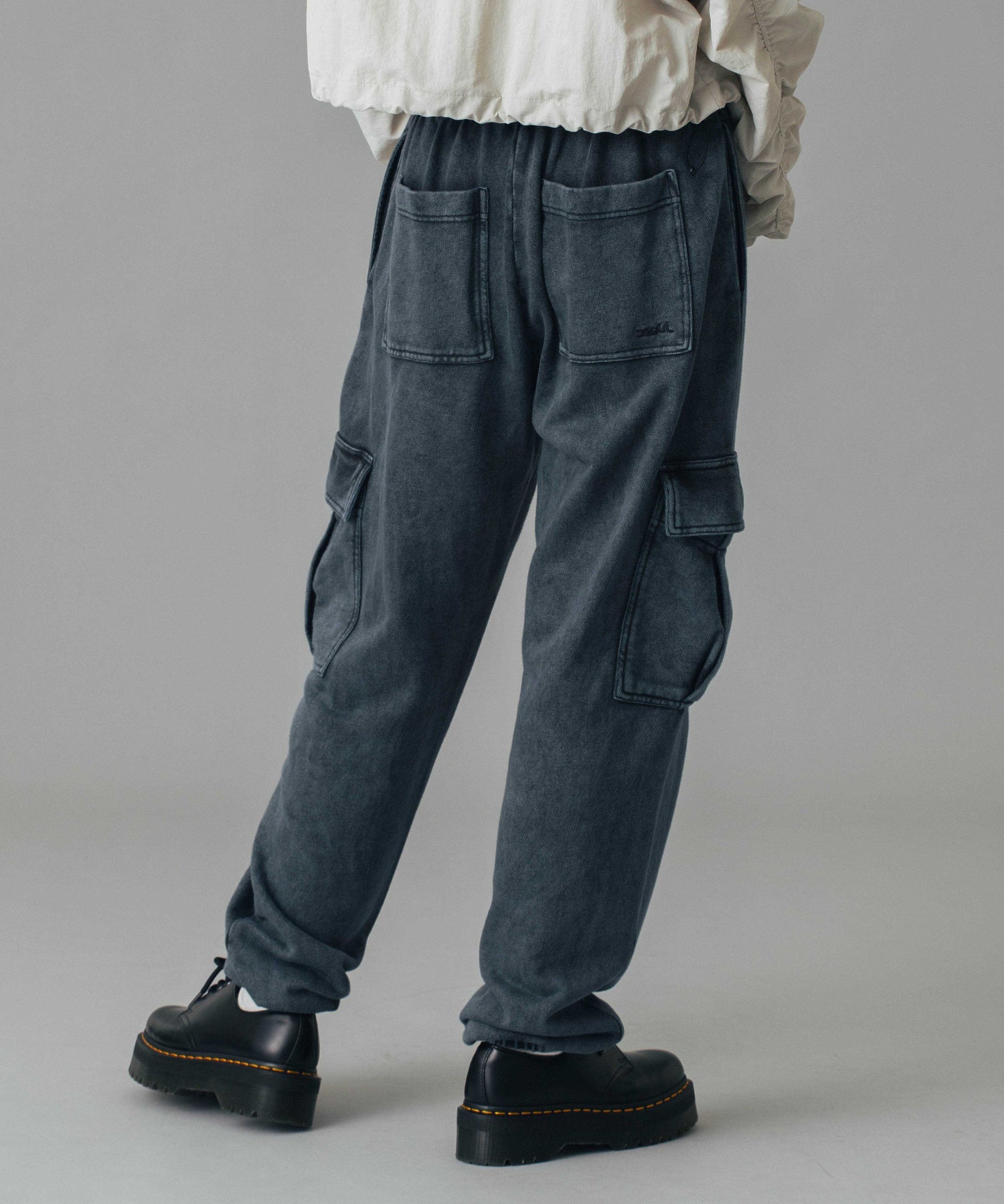 FADED CARGO SWEAT PANTS