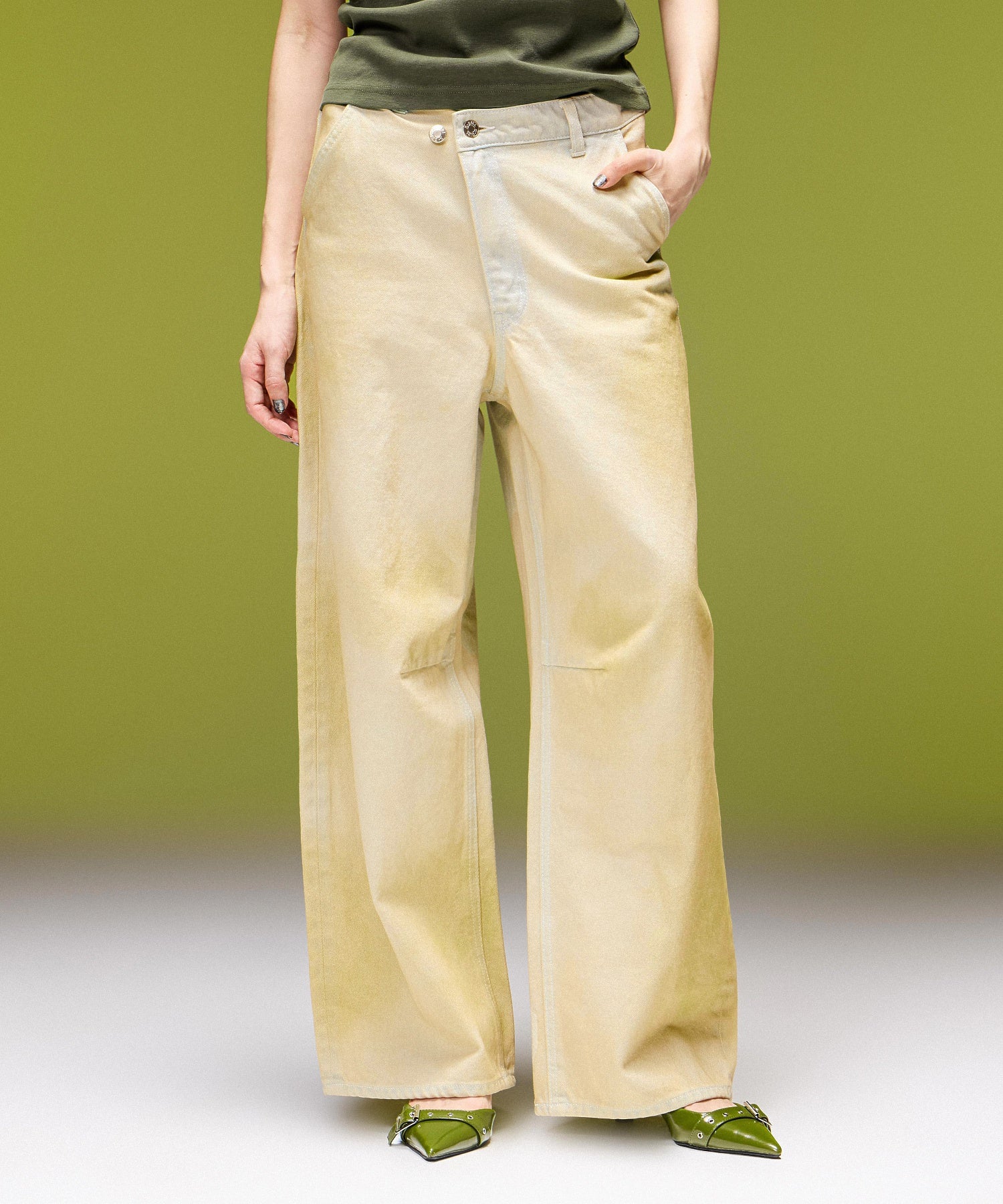EMBLEM POCKET ASYMMETRIC WAIST DENIM PANTS