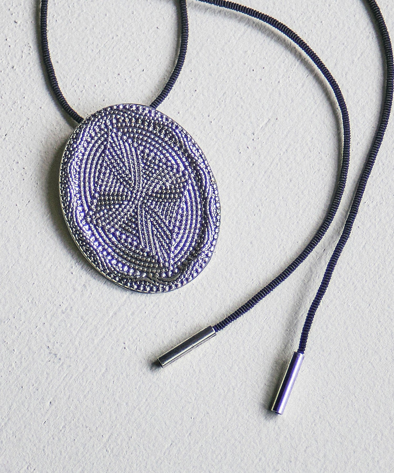 ADER.bijoux/VINTAGE METAL OVAL PENDANT
