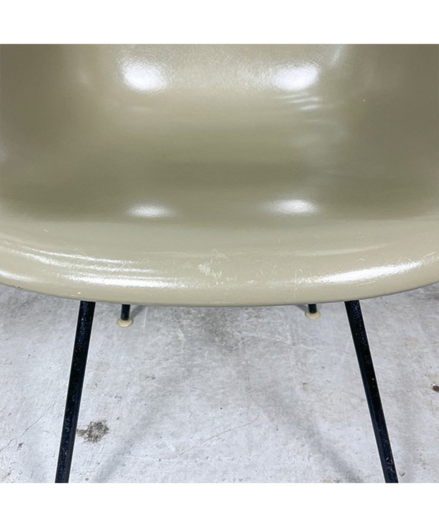 HermanMiller Arm Shell / Raw Umber