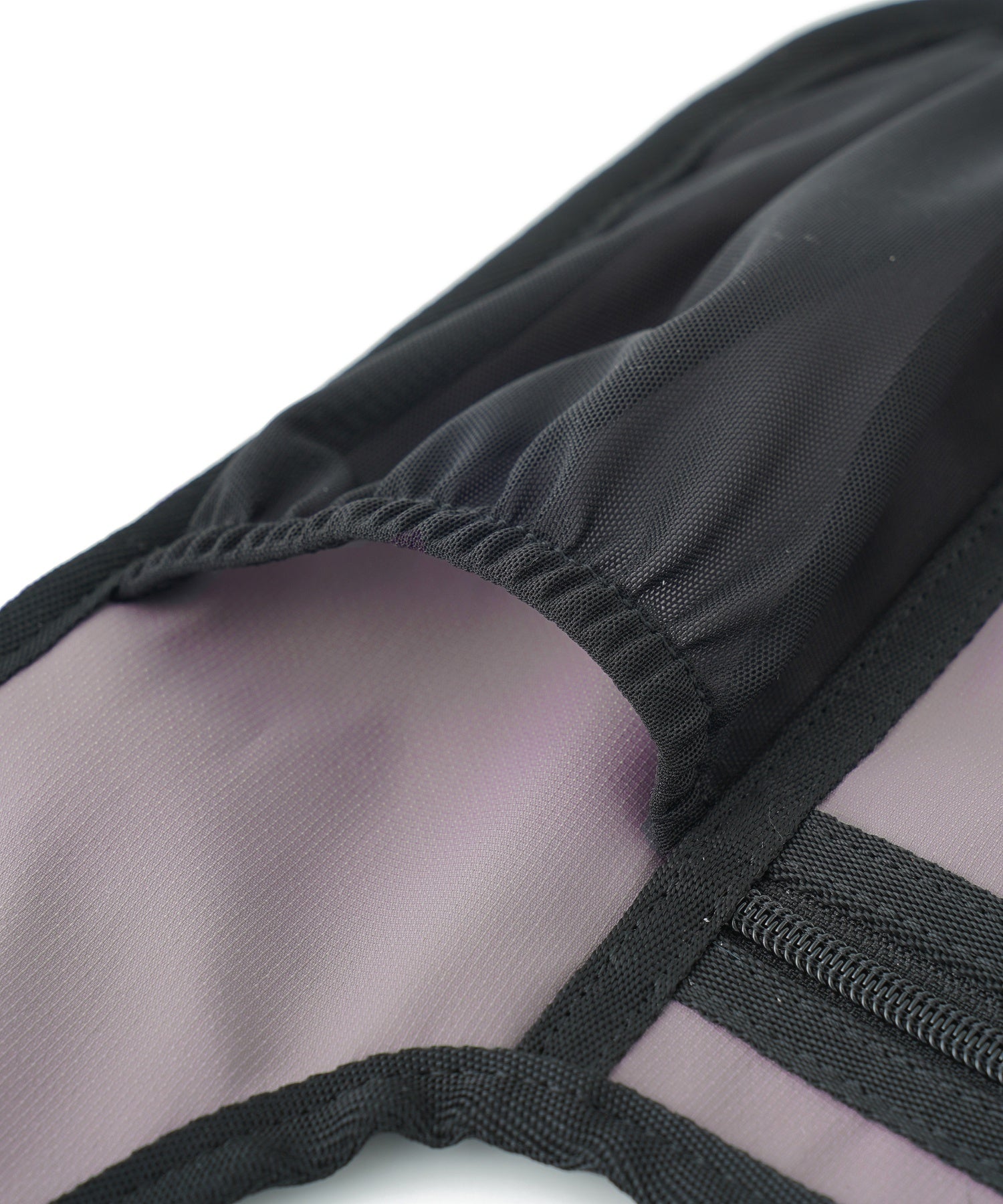 LIGHTWEIGHT MESSENGER BAG