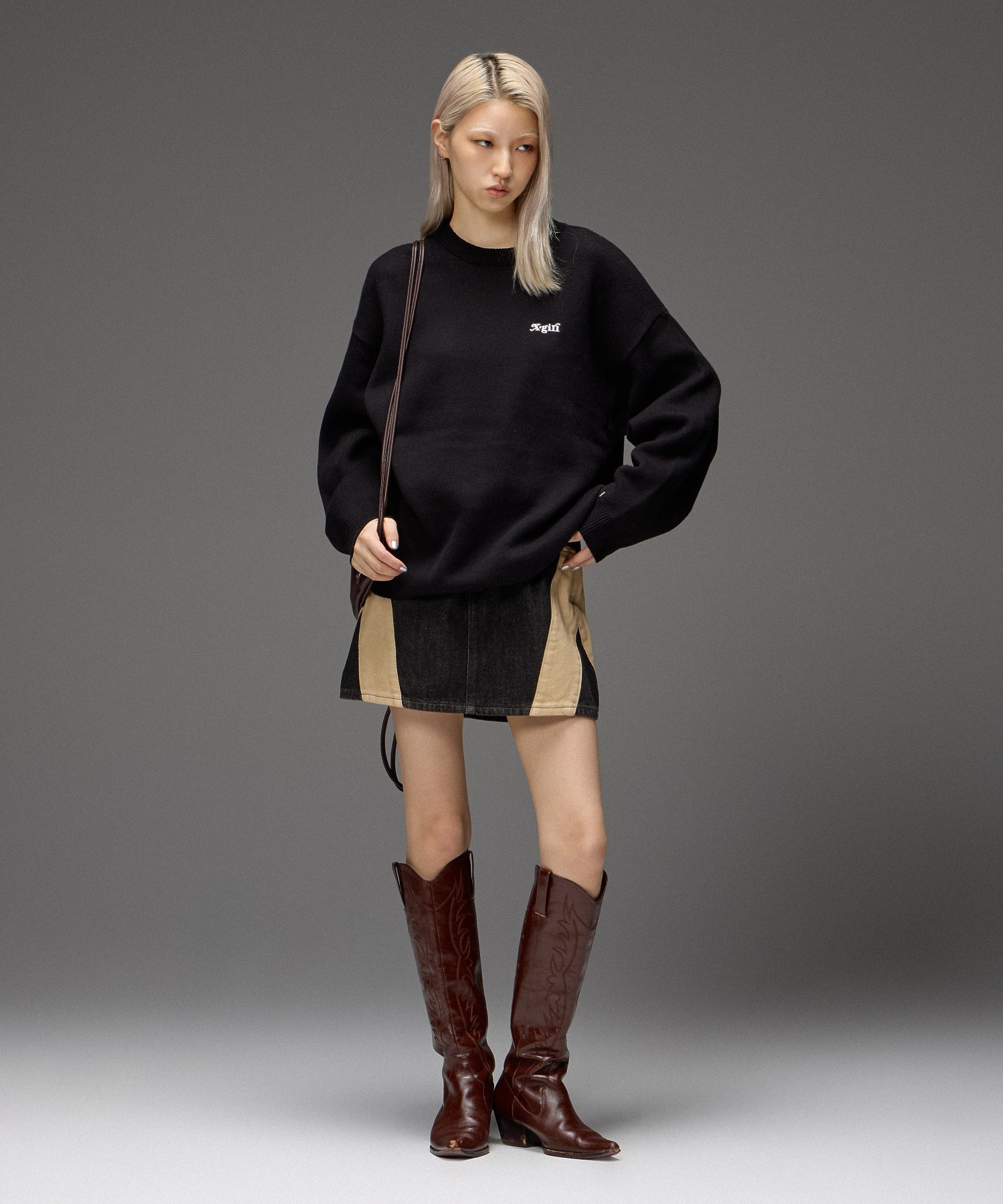 CAMO FACE AND LOGO JACQUARD KNIT TOP