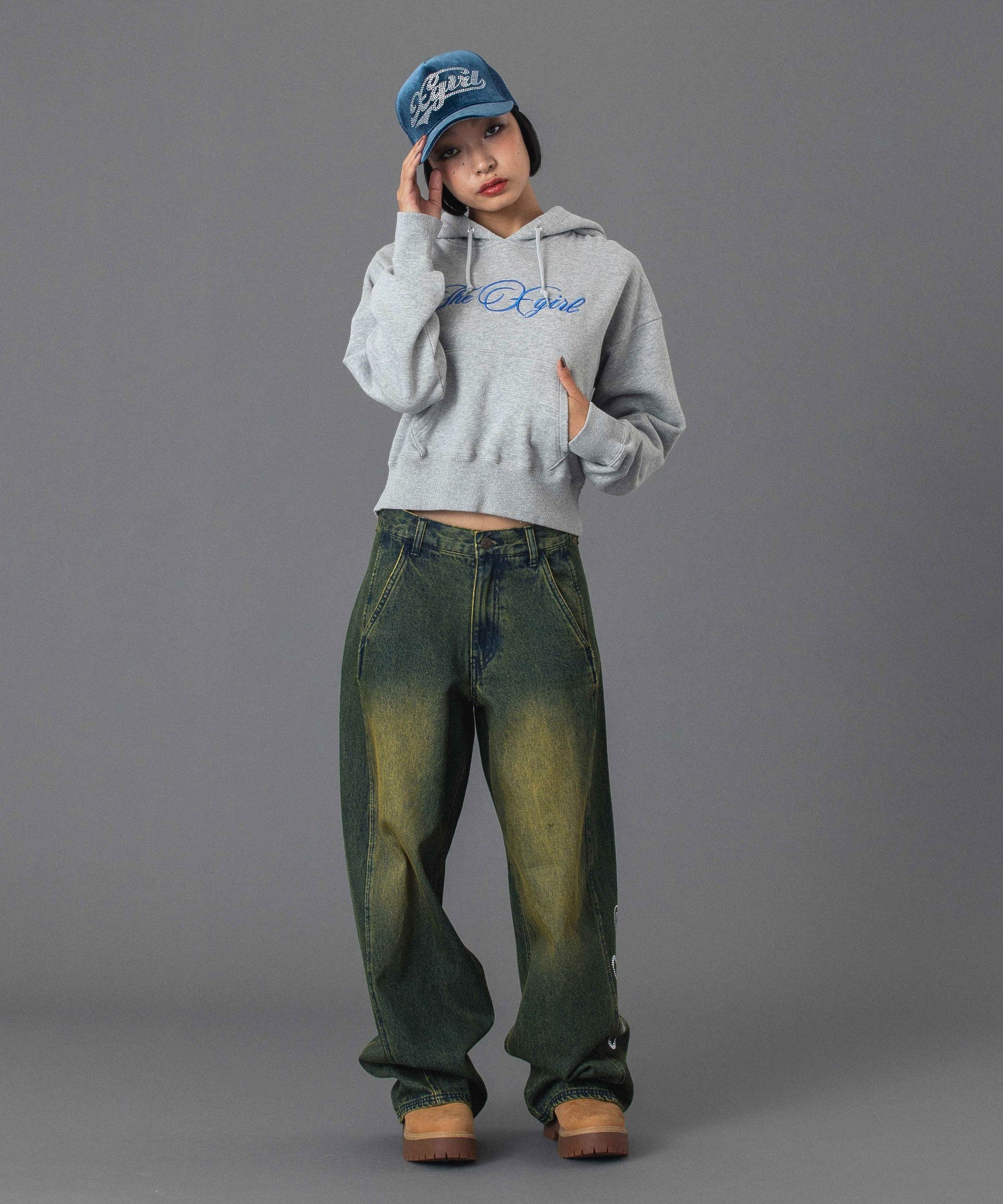 CURSIVE LOGO EMBROIDERY COMPACT SWEAT HOODIE