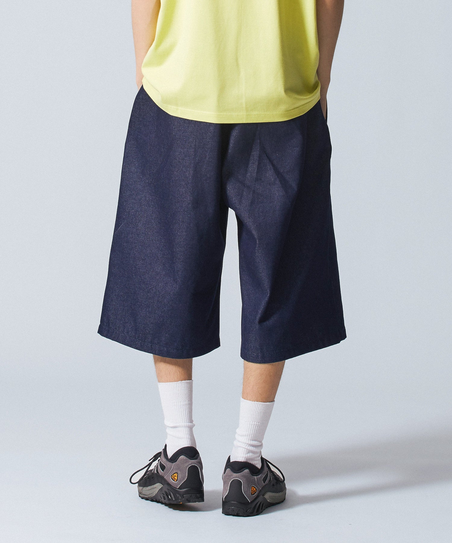 SHORT BAGGY DENIM PANTS