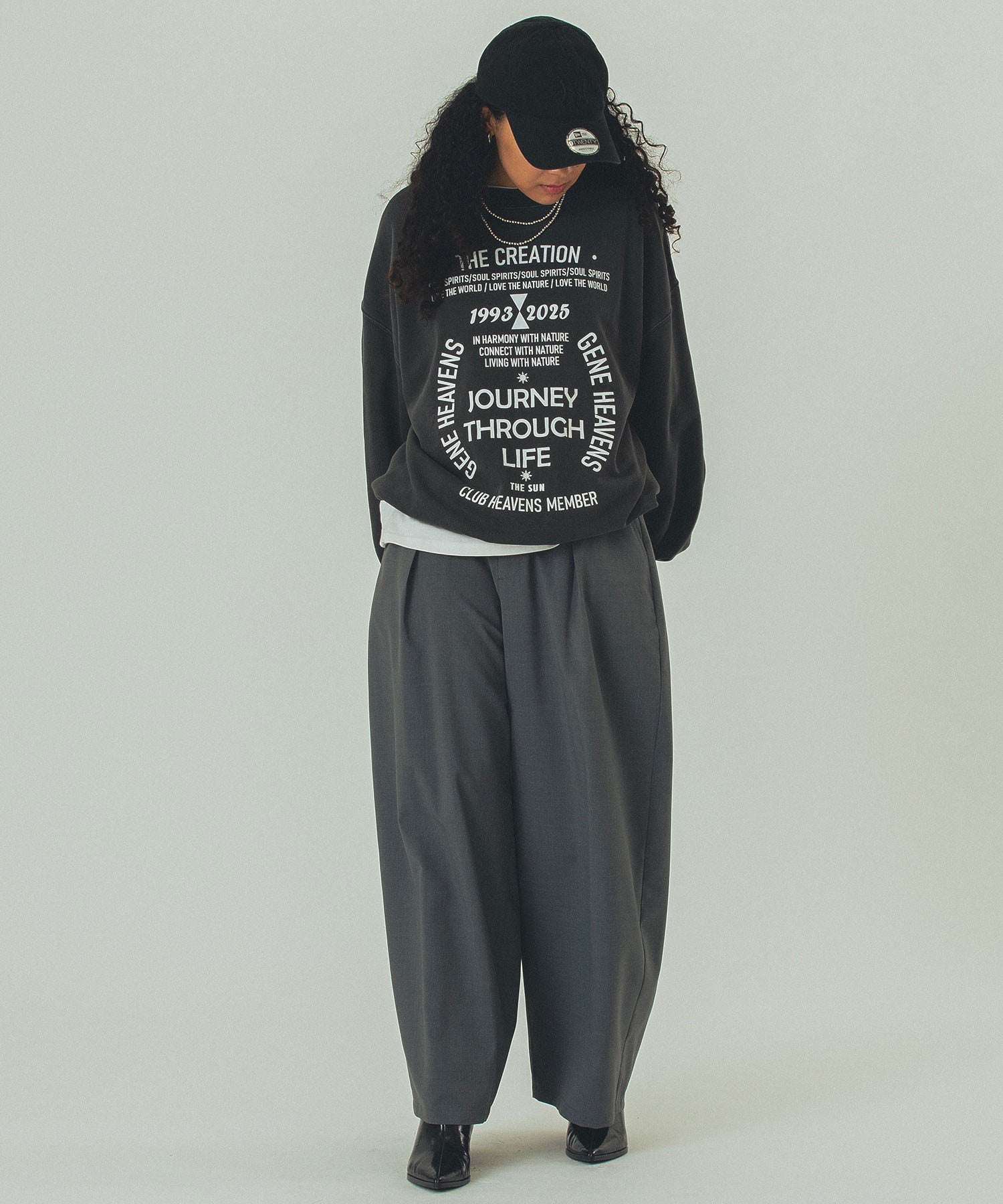 GENE HEAVENS/VOLUME SLEEVE PRINT SWEAT