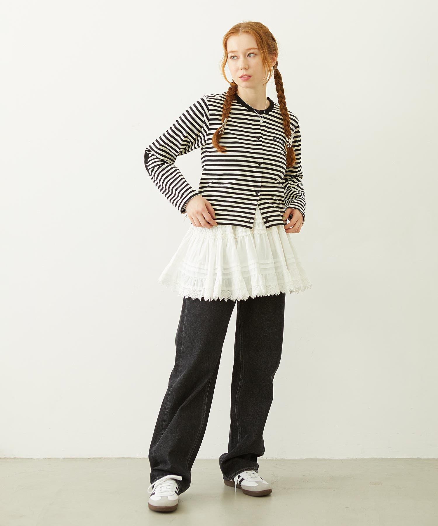 MILKFED. EMBROIDERED DENIM PANTS