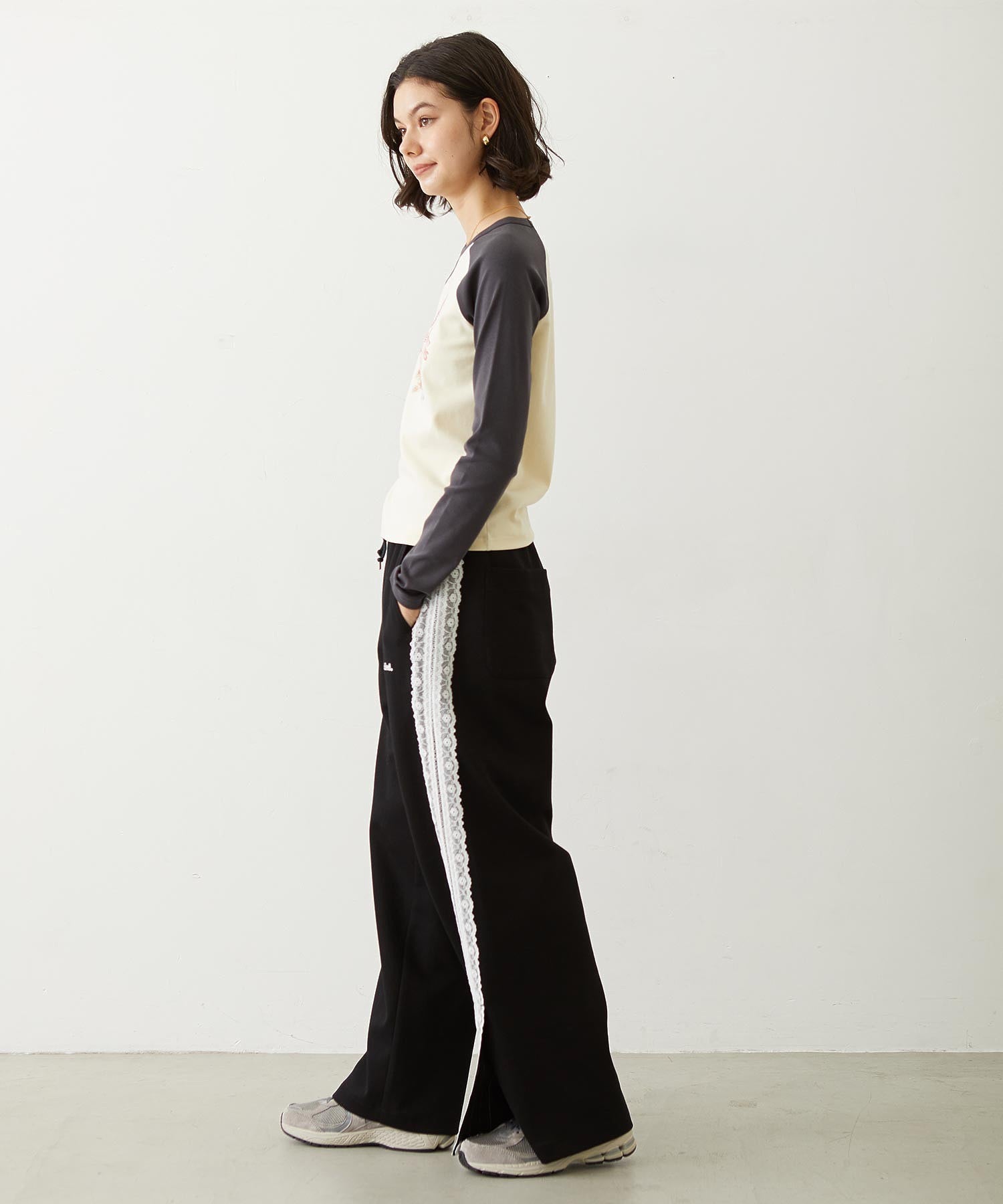 LACE LINE PANTS