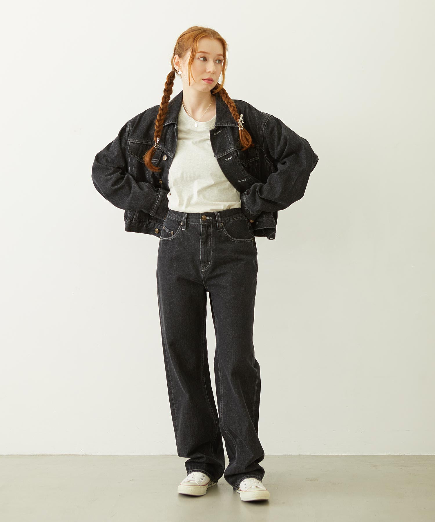 MILKFED. EMBROIDERED DENIM PANTS