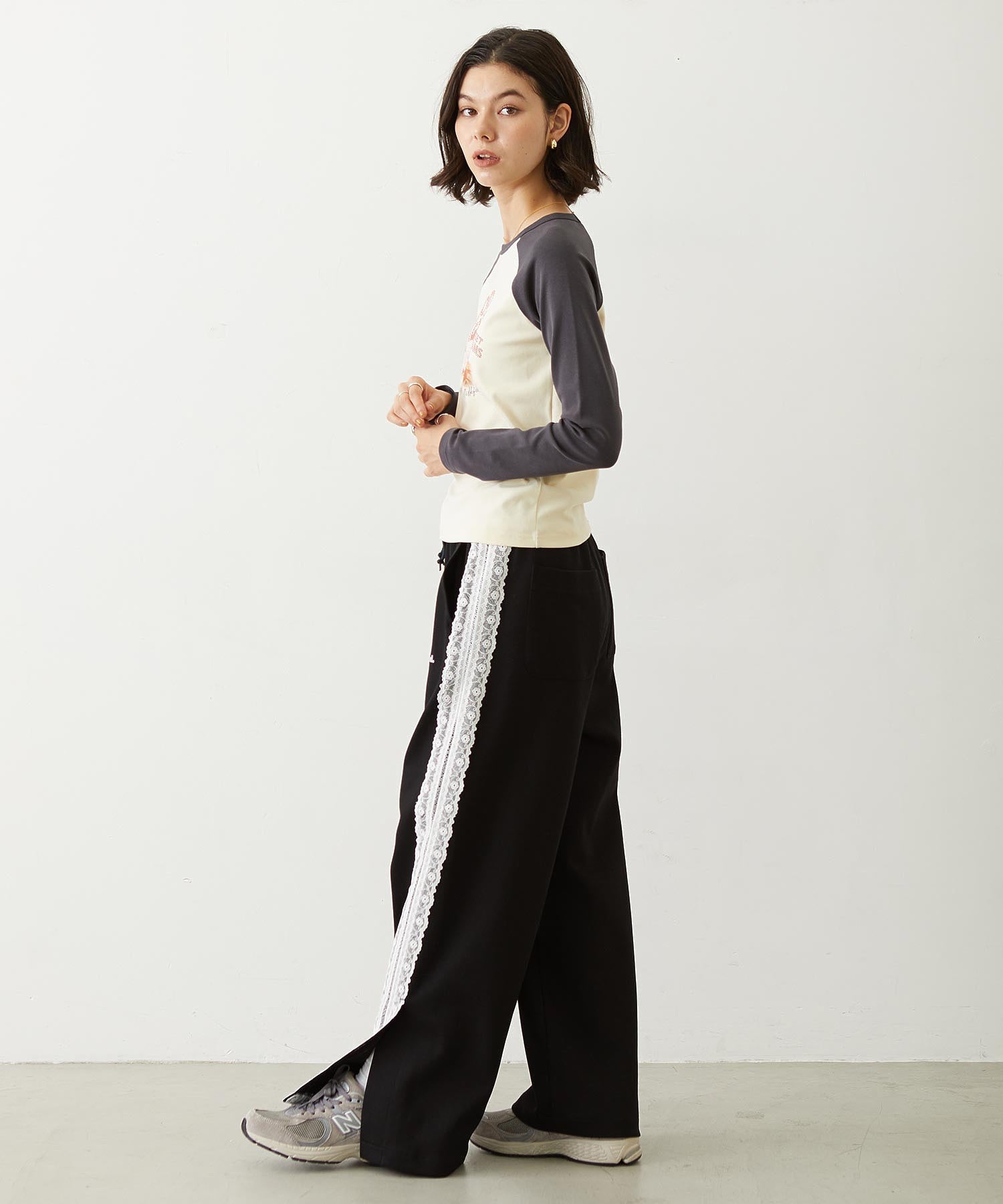 LACE LINE PANTS