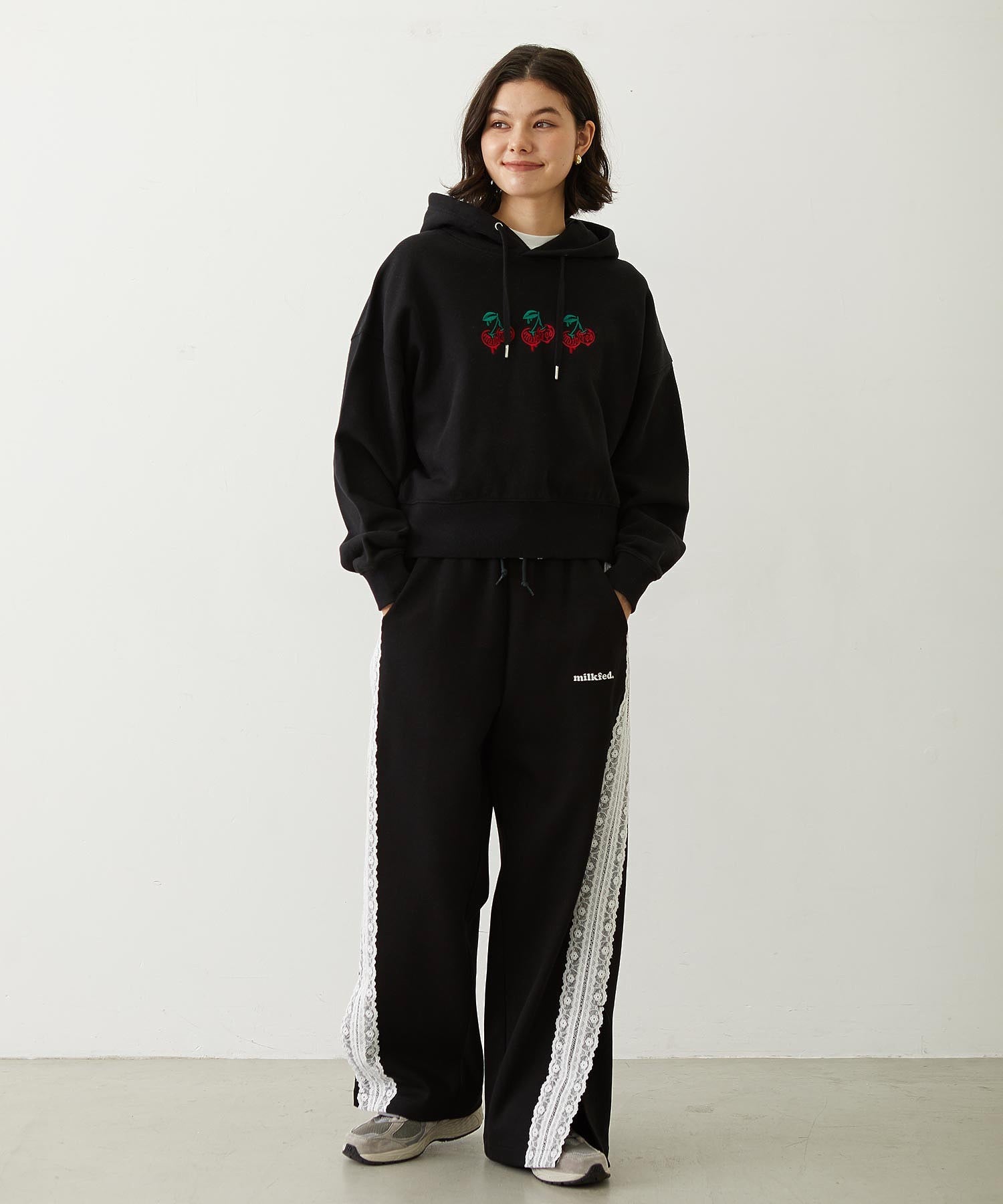 LACE LINE PANTS