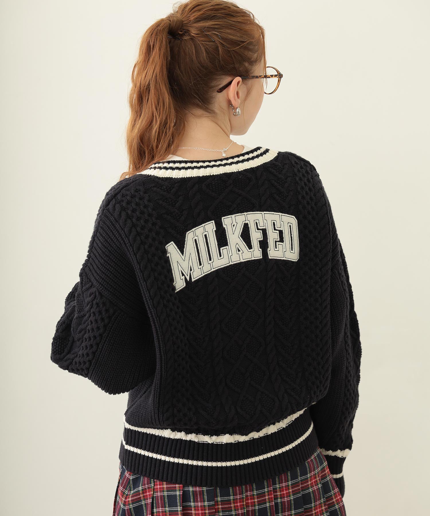MILKFED. PATCH V-NECK KNIT