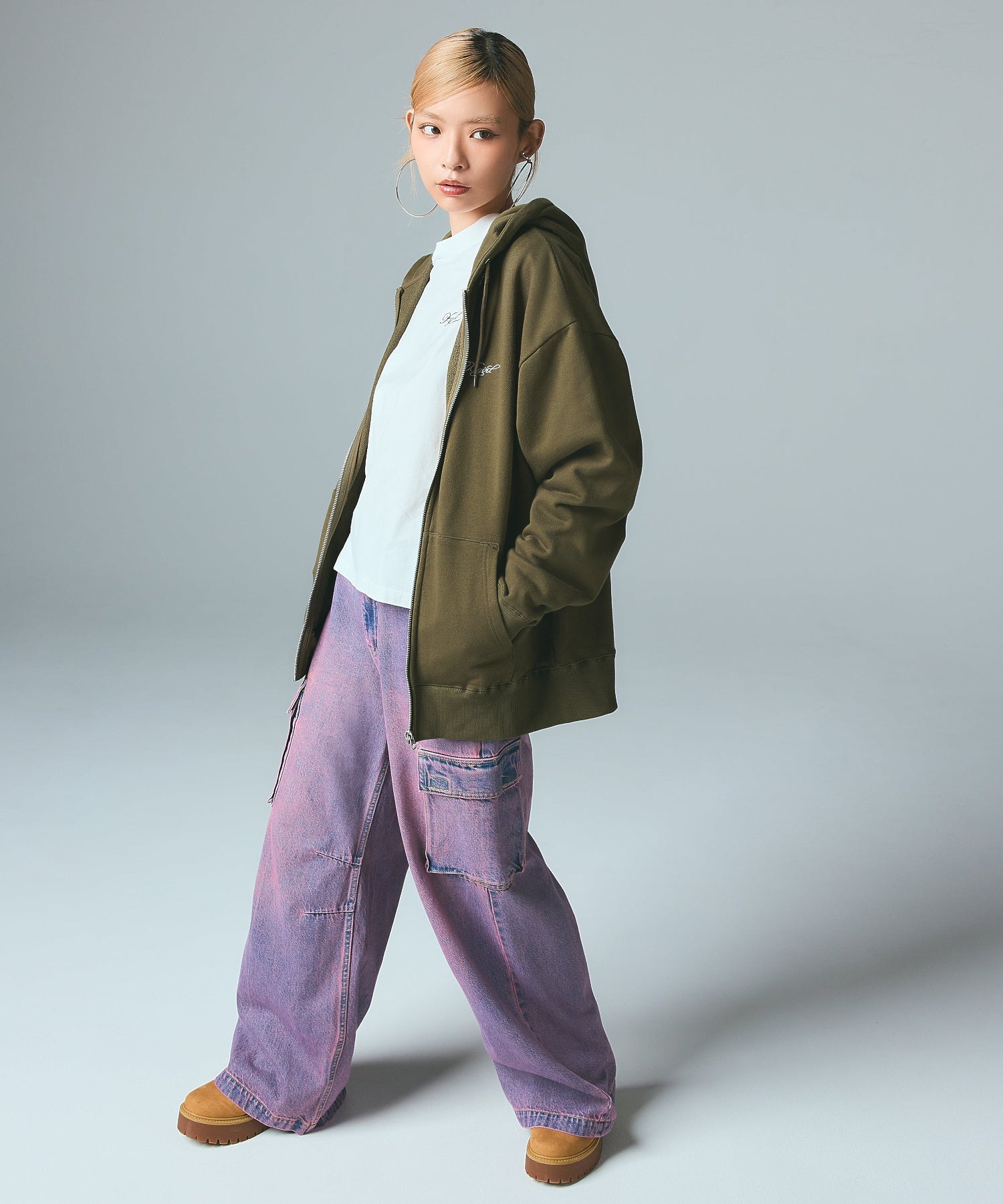 OVAL LOGO AND MESSAGE L/S TEE