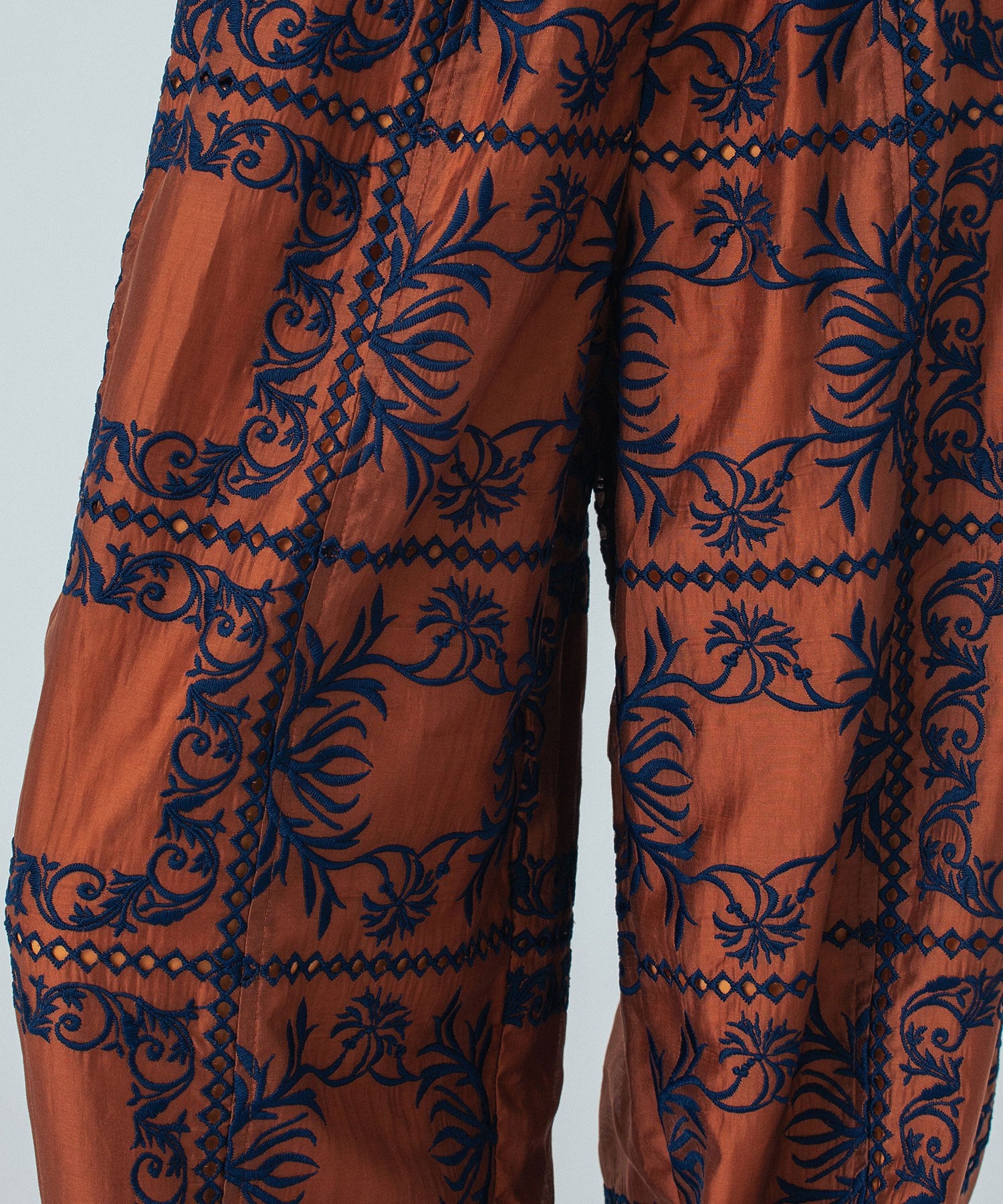 EMBROIDERY PANTS