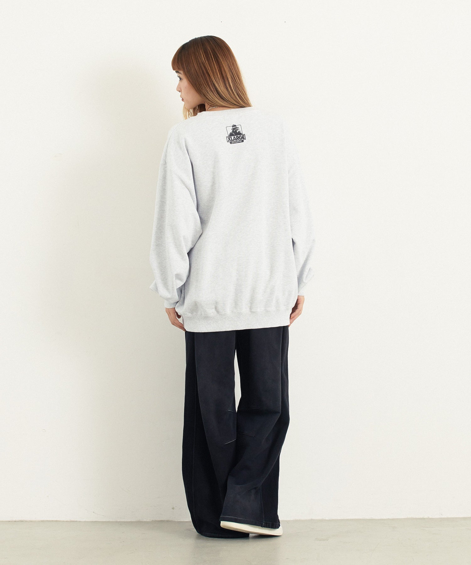 XLARGE×ESTEVAN ORIOL CREWNECK SWEAT