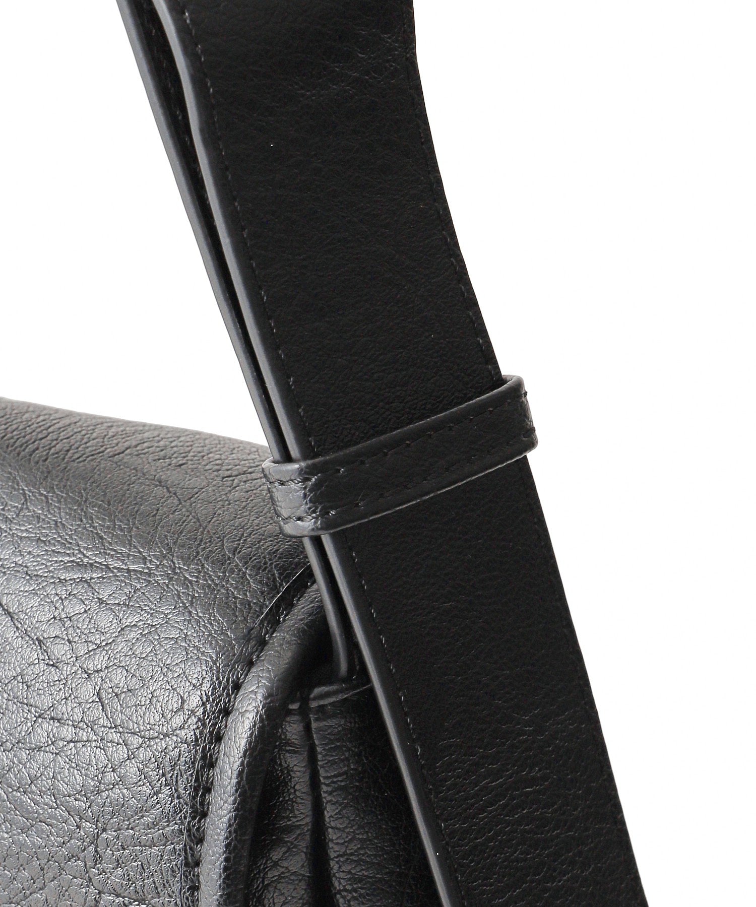 TRIBAL HEART FAUX LEATHER MESSENGER BAG
