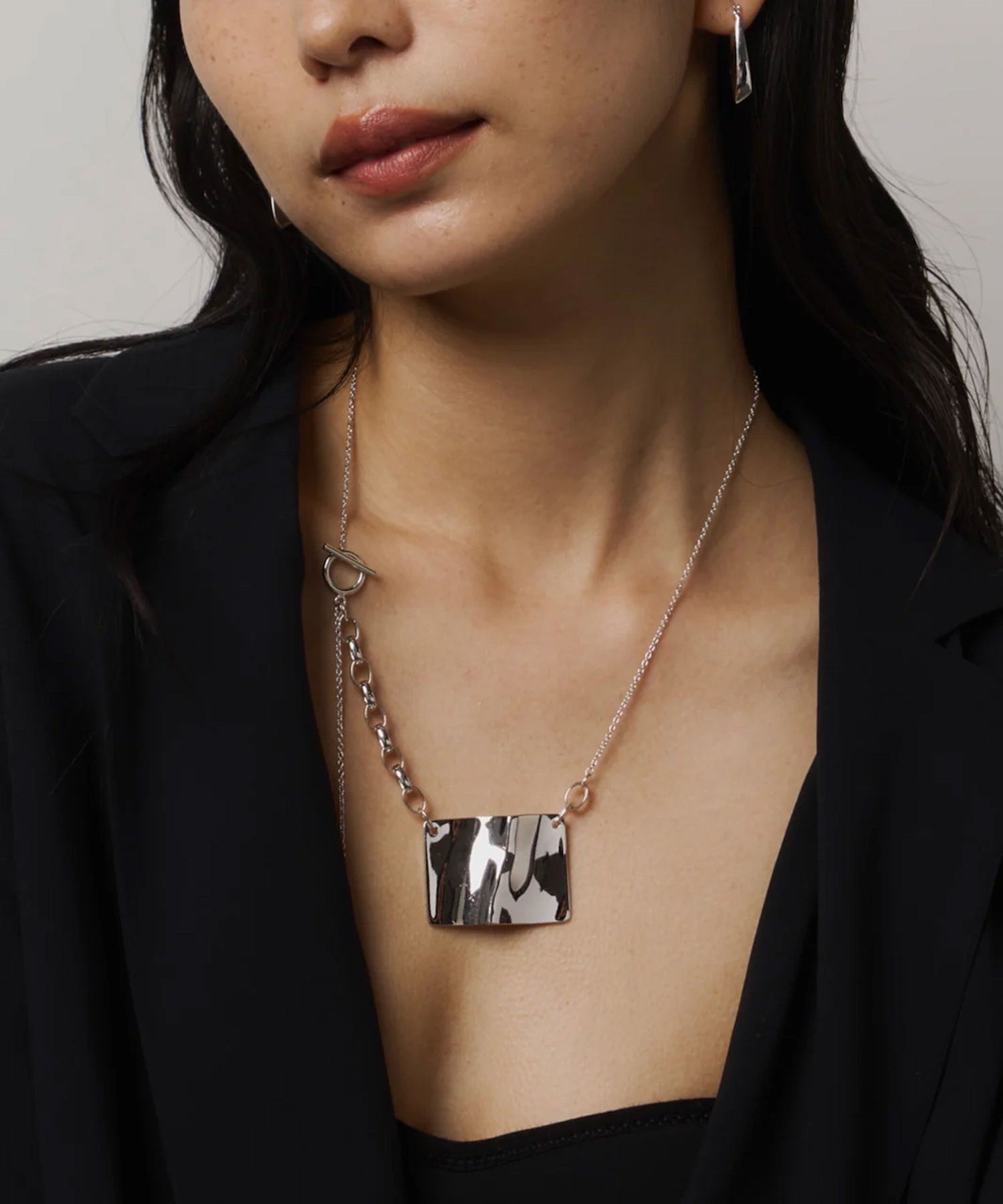 loni/GROUND PLATE NECKLACE
