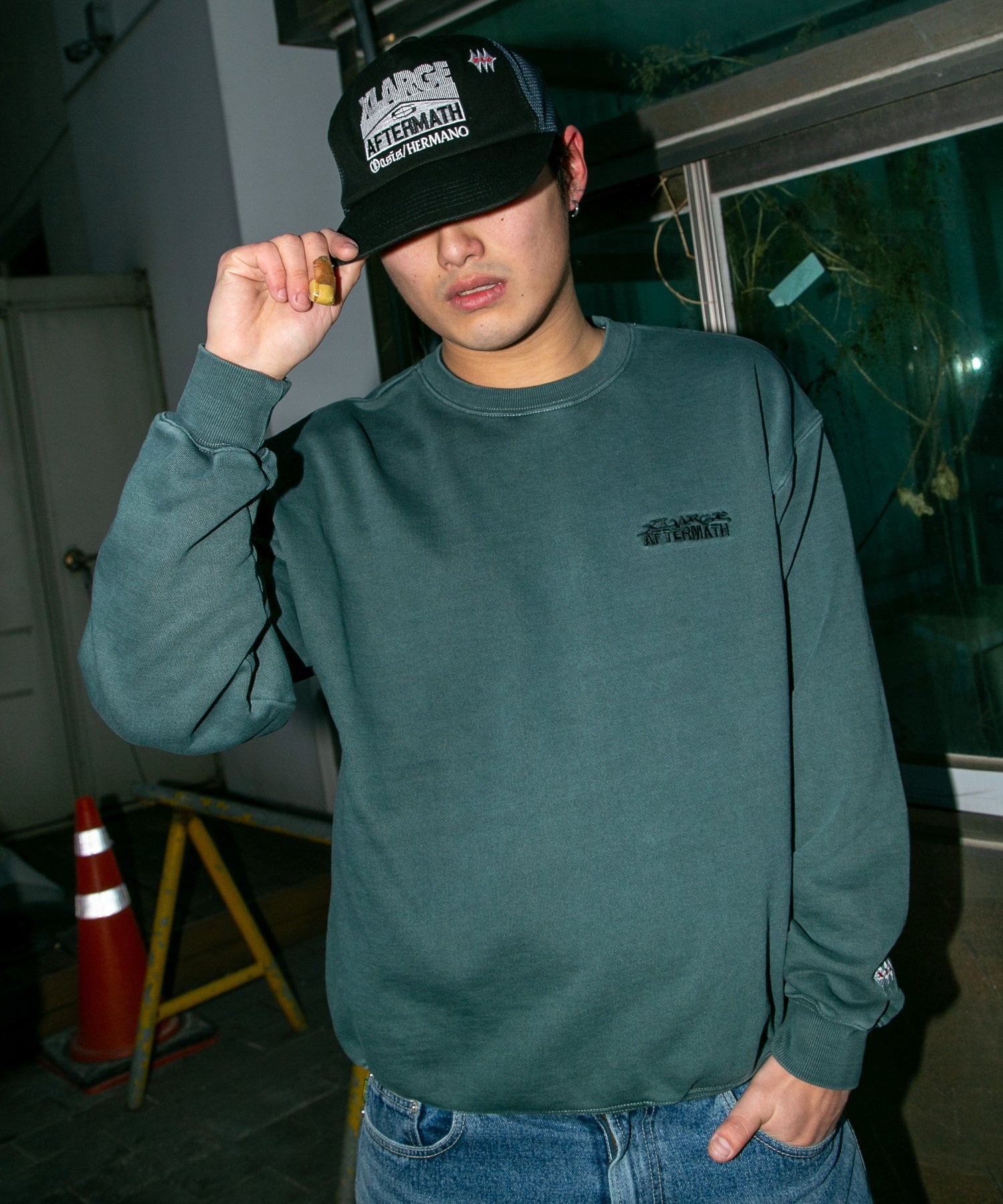 XLARGE×AFTERMATH CREWNECK SWEATSHIRT