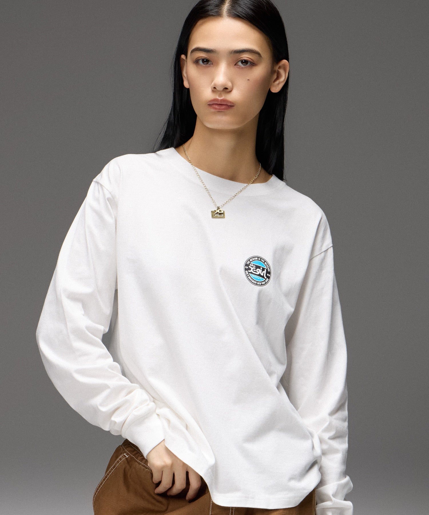 INSET LOGO PLATE NECKLACE