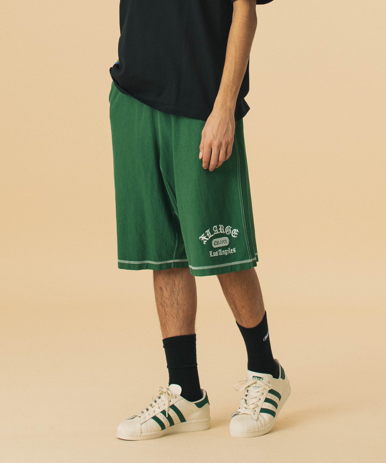 MODEL 身長183cm / 着用サイズ：Lサイズ