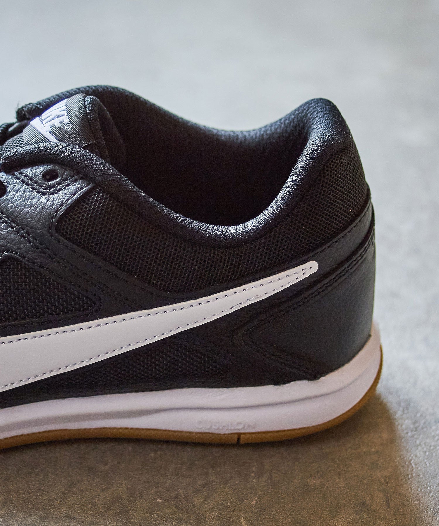 NIKE/GATO