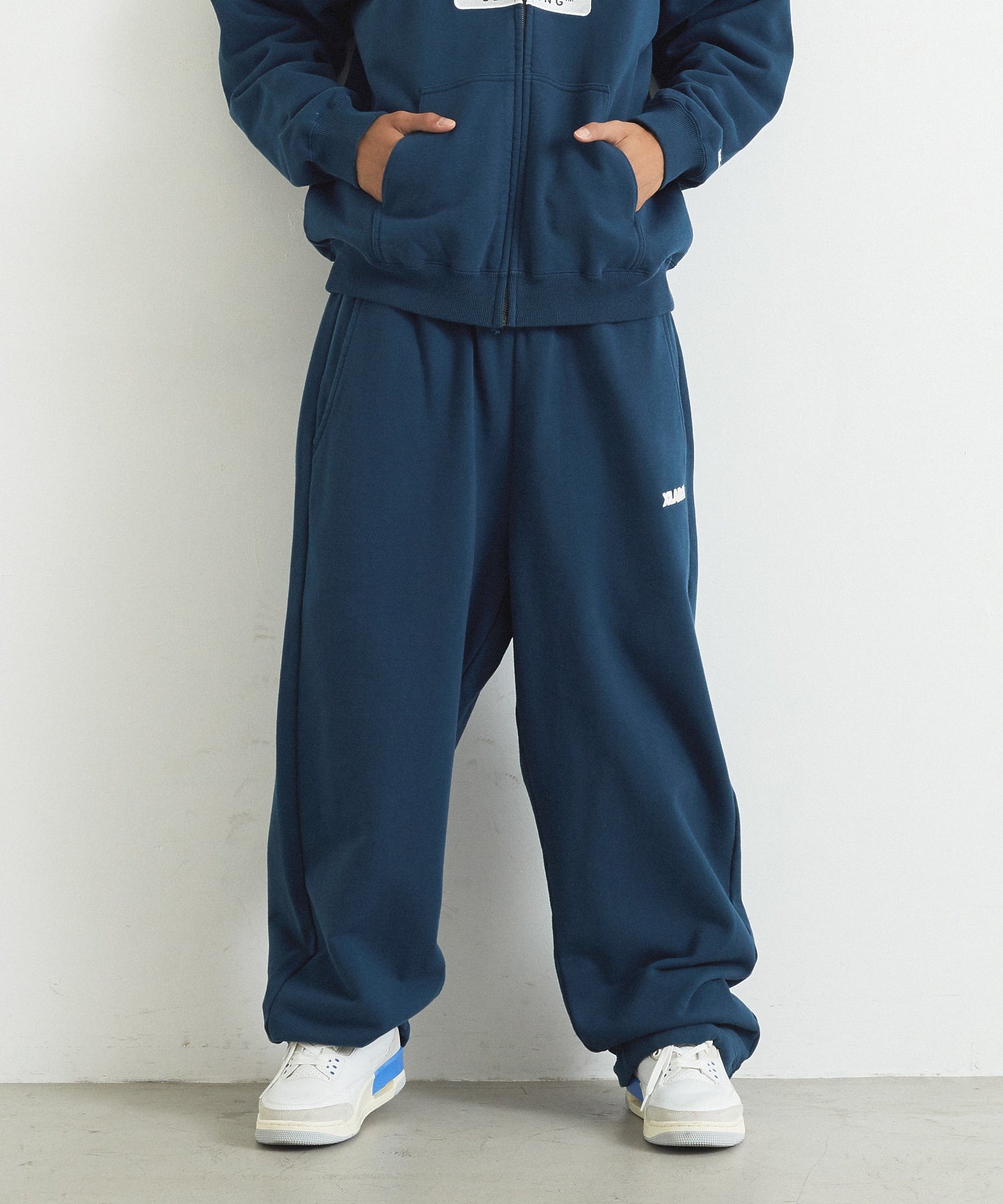 MODEL身長：183cm / 着用サイズ：Lサイズ