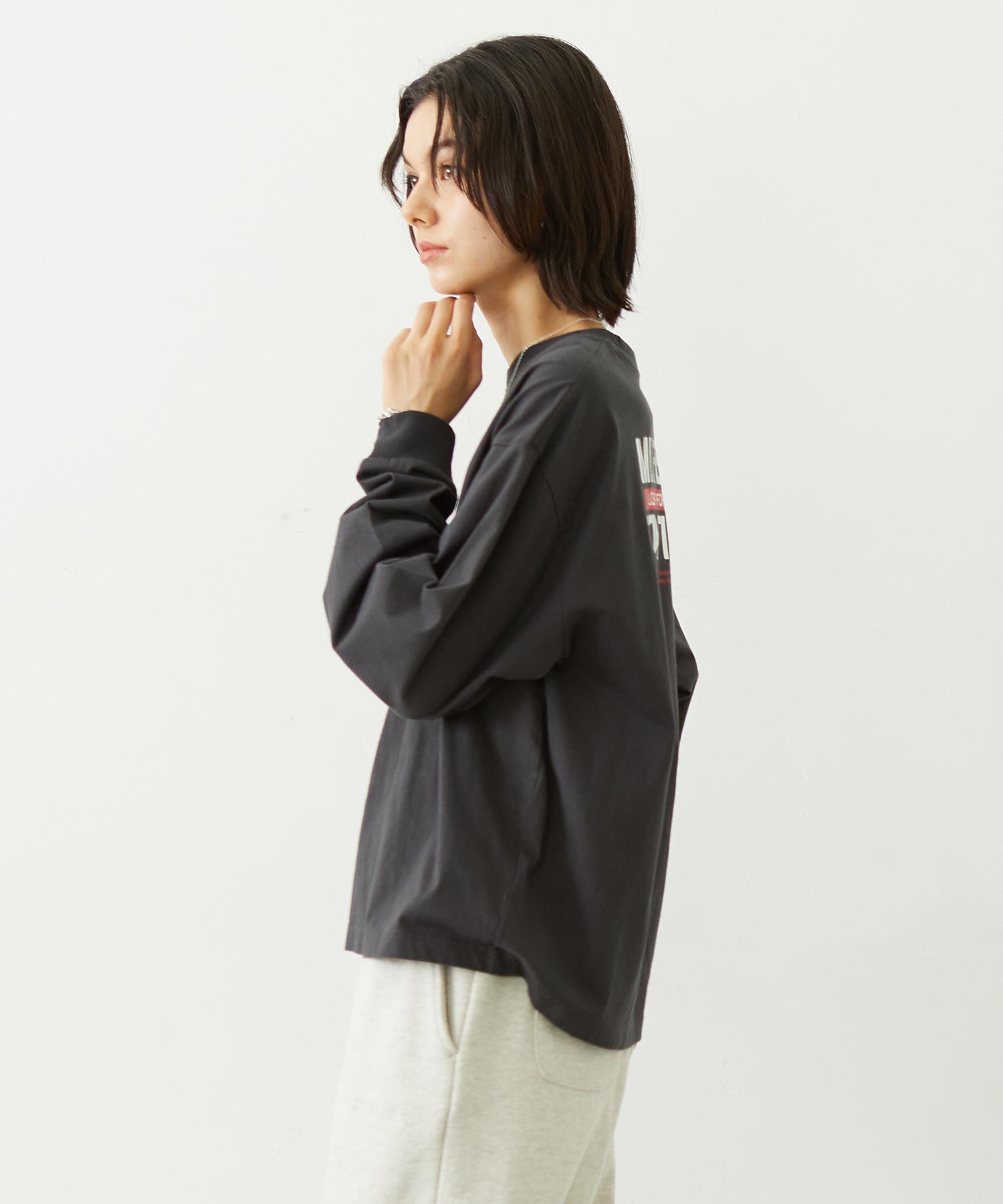 STENCIL CENTER LINE LOGO WIDE L/S TEE