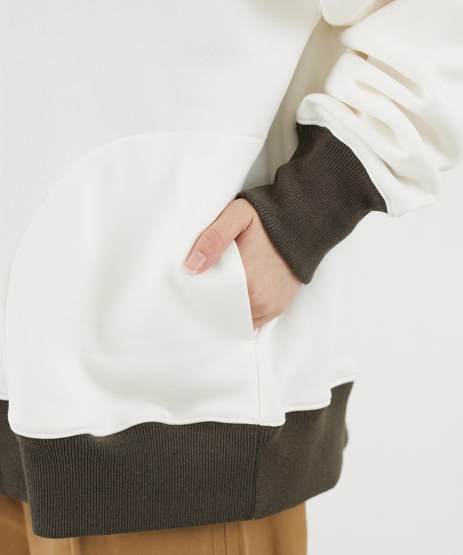 HALF ZIP SWEAT TOP MILKFED.