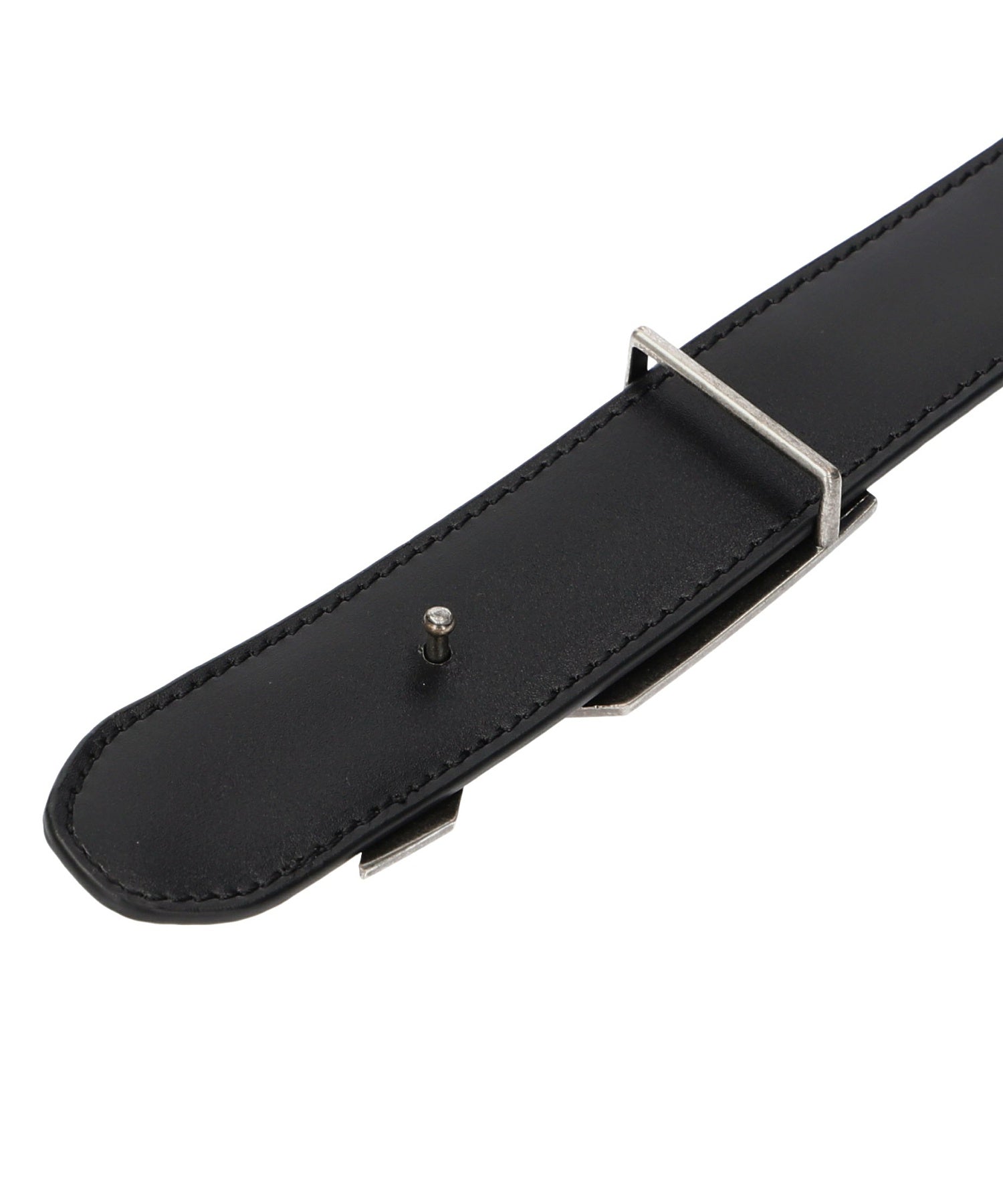 XG EMBLEM BUCKLE FAUX LEATHER BELT