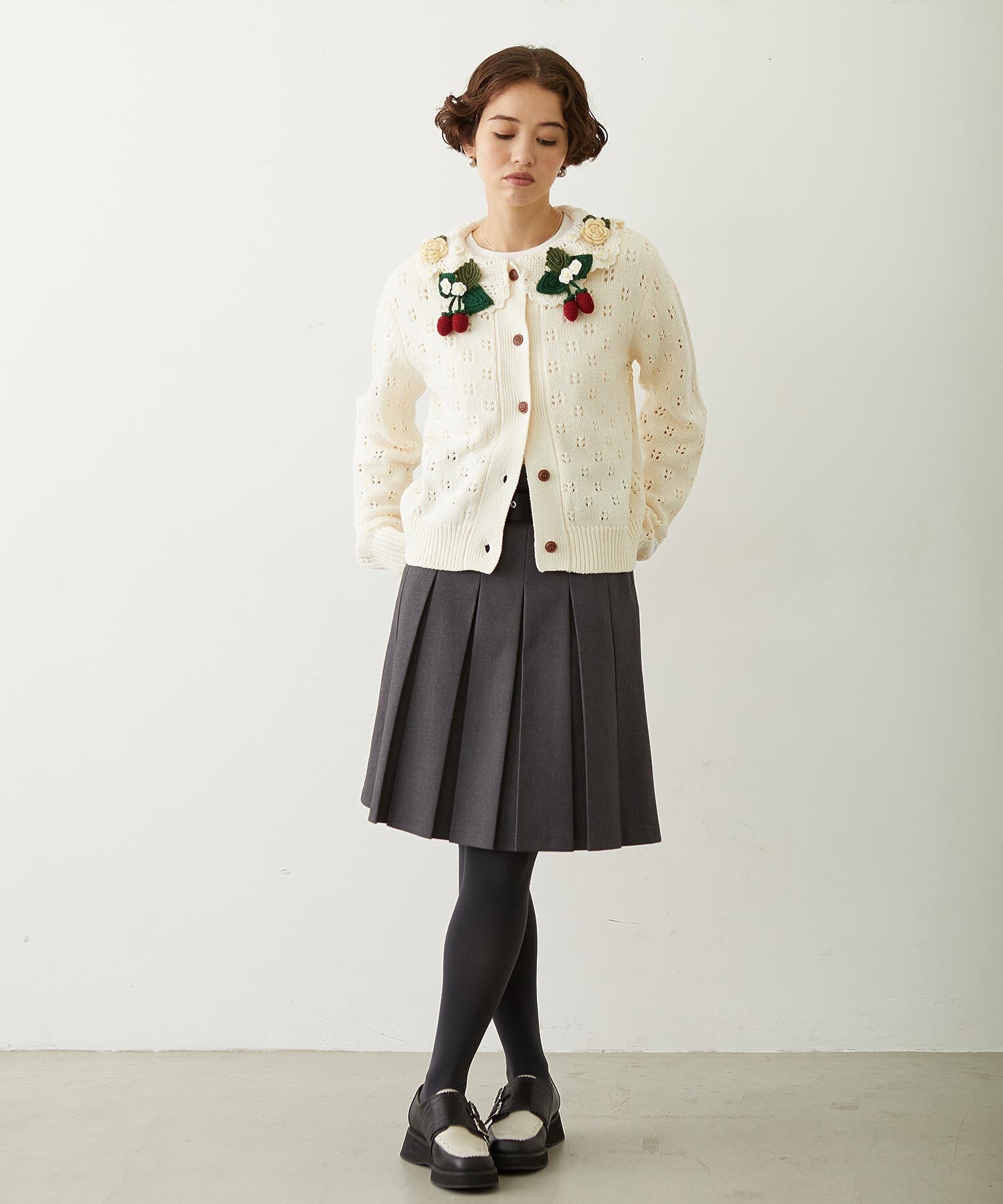 STRAWBERRY FLOWER KNIT CARDIGAN