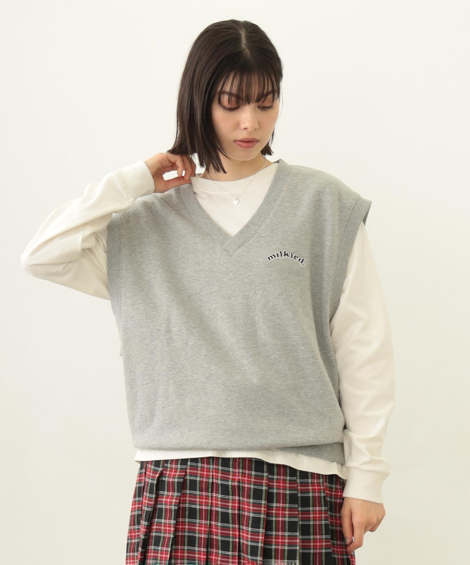 V-NECK SWEAT VEST