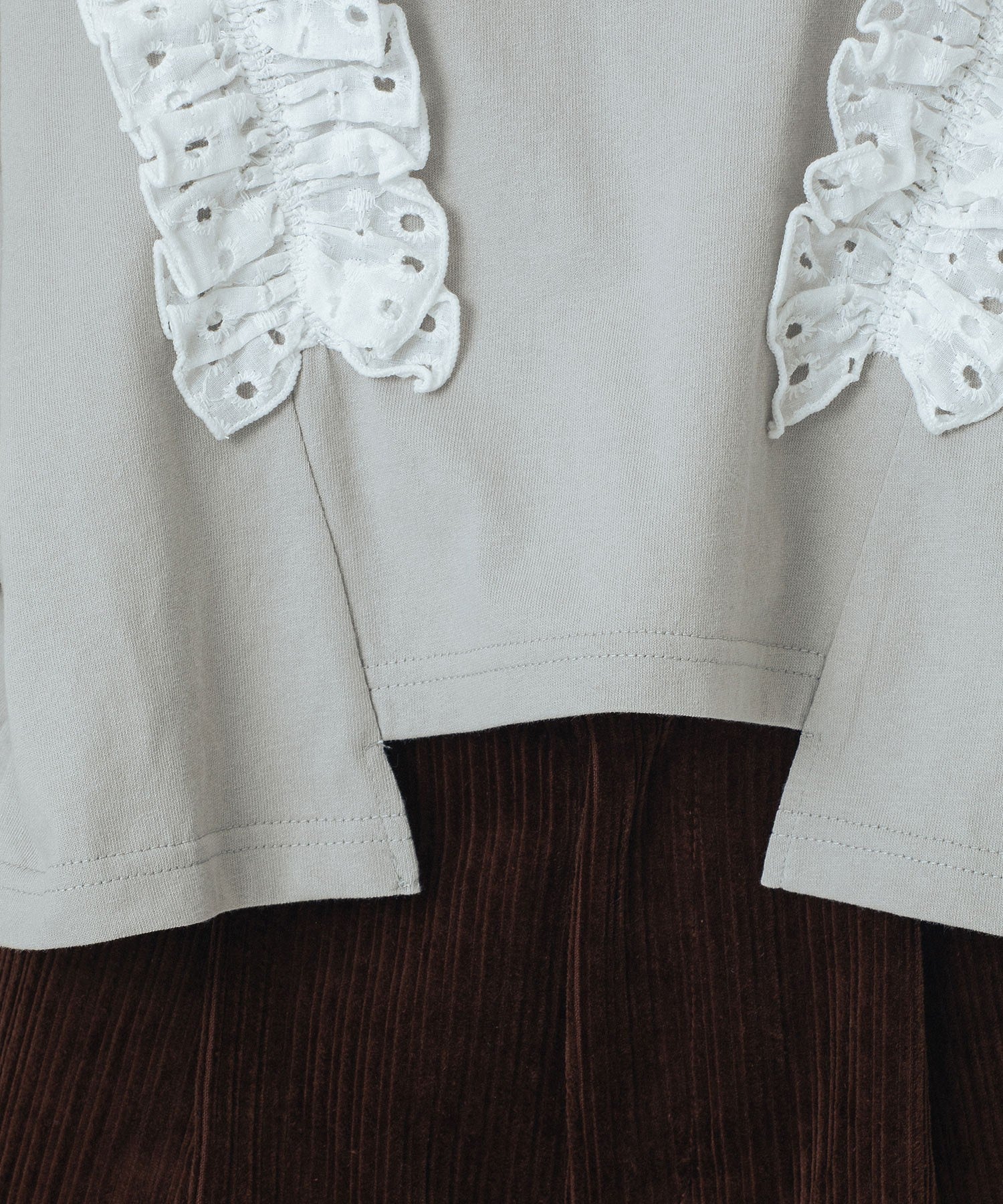 LACE ACCENT L/S TOP