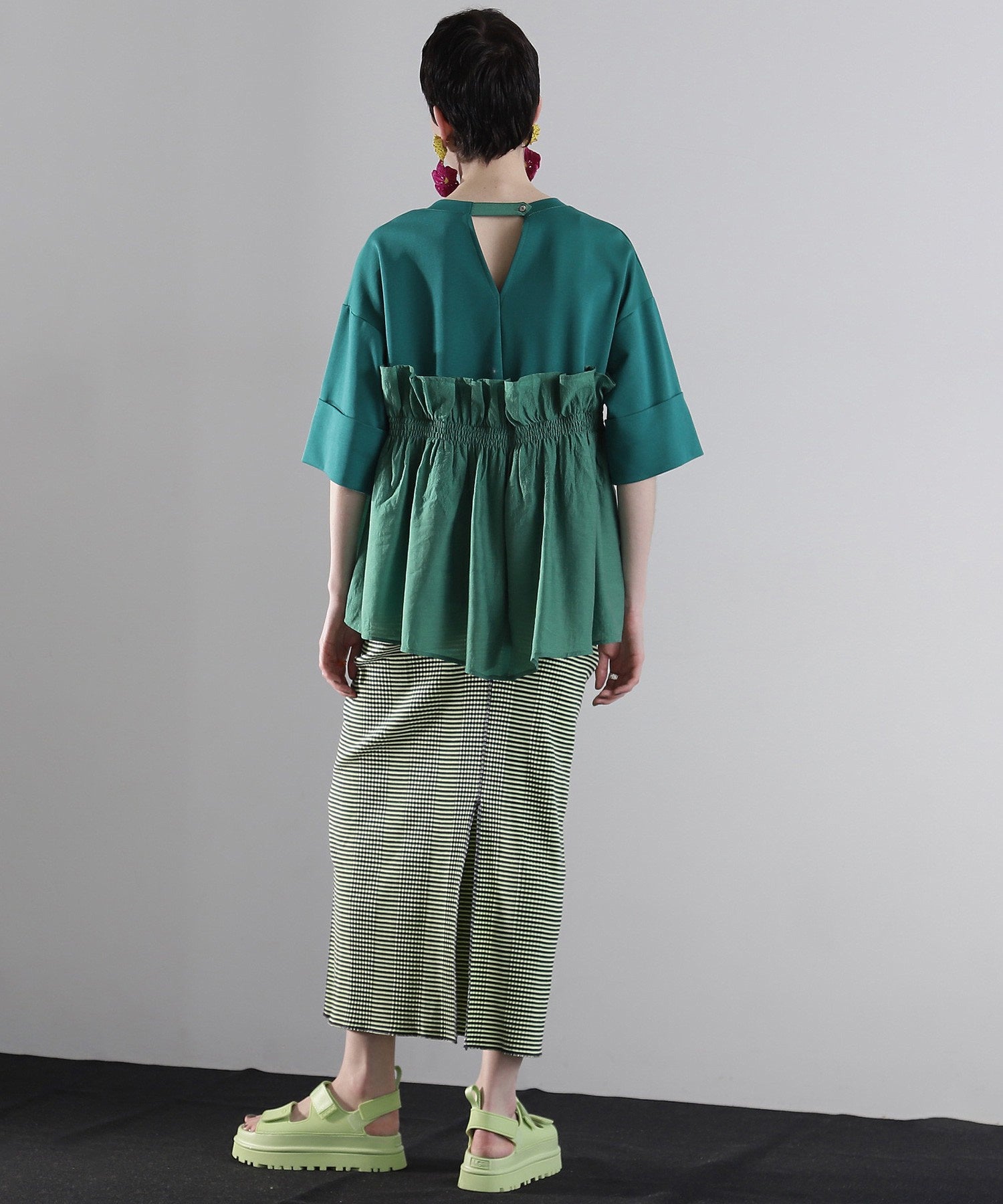 ドッキングフリルカットソー