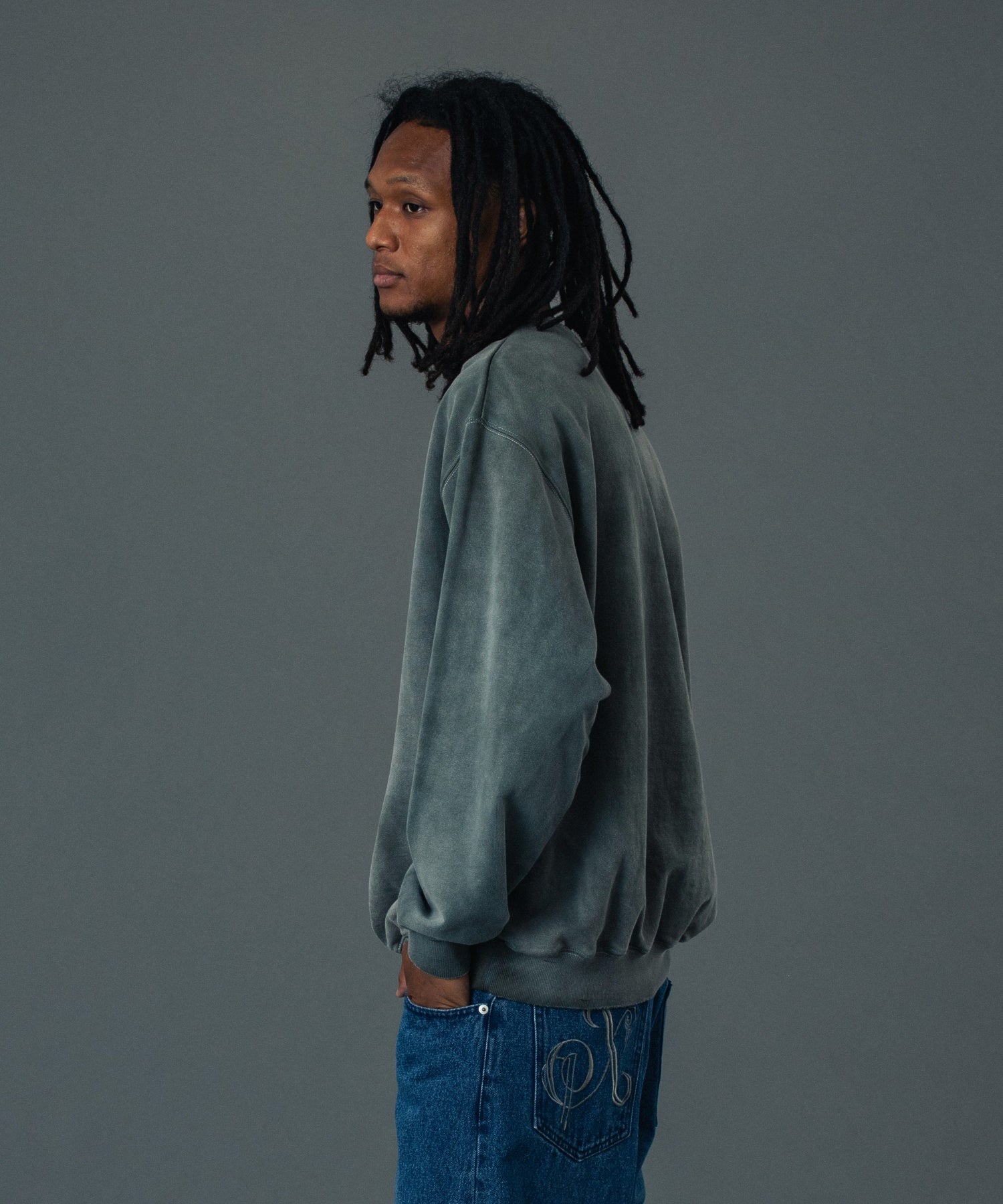 EMBROIDERED BLEACHED CREWNECK SWEATSHIRT