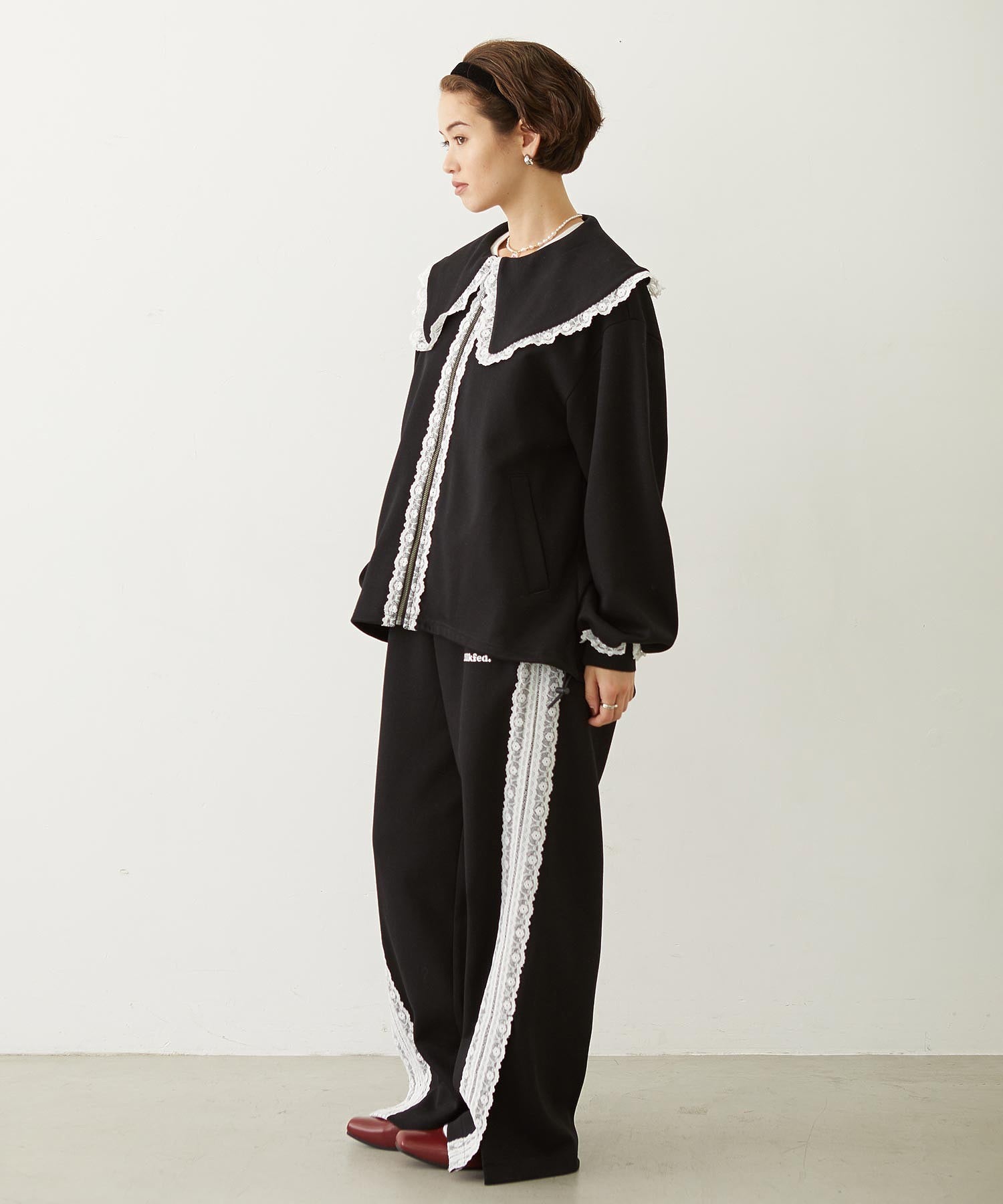 BIG COLLAR LACE JACKET